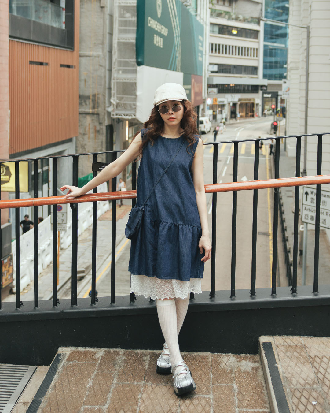 Denim waist-slit dress with small bag【01087331】in stock+pre-order