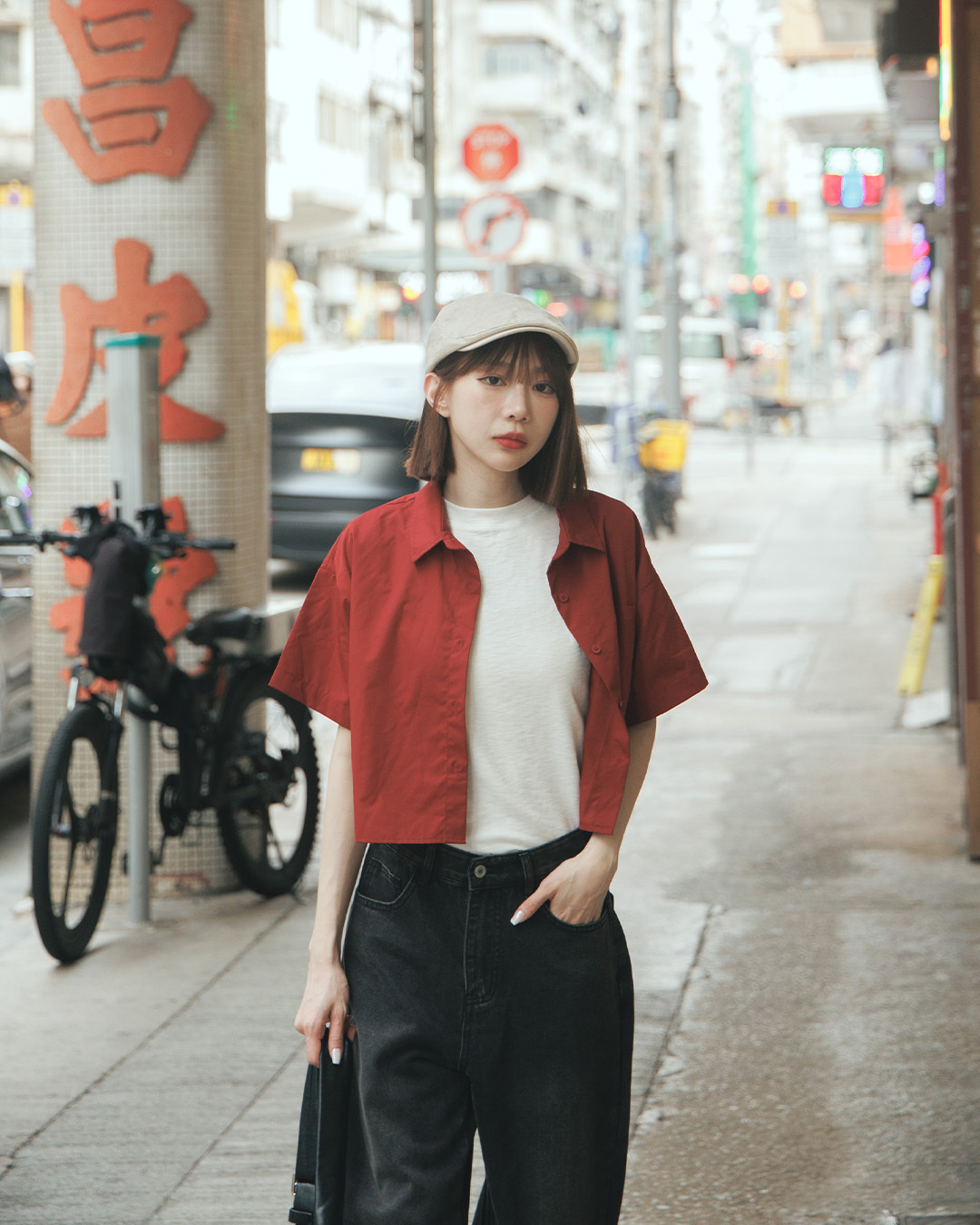 Short-length shirt with back vents and button pockets, available in four colors.【01025737】in stock+pre-order