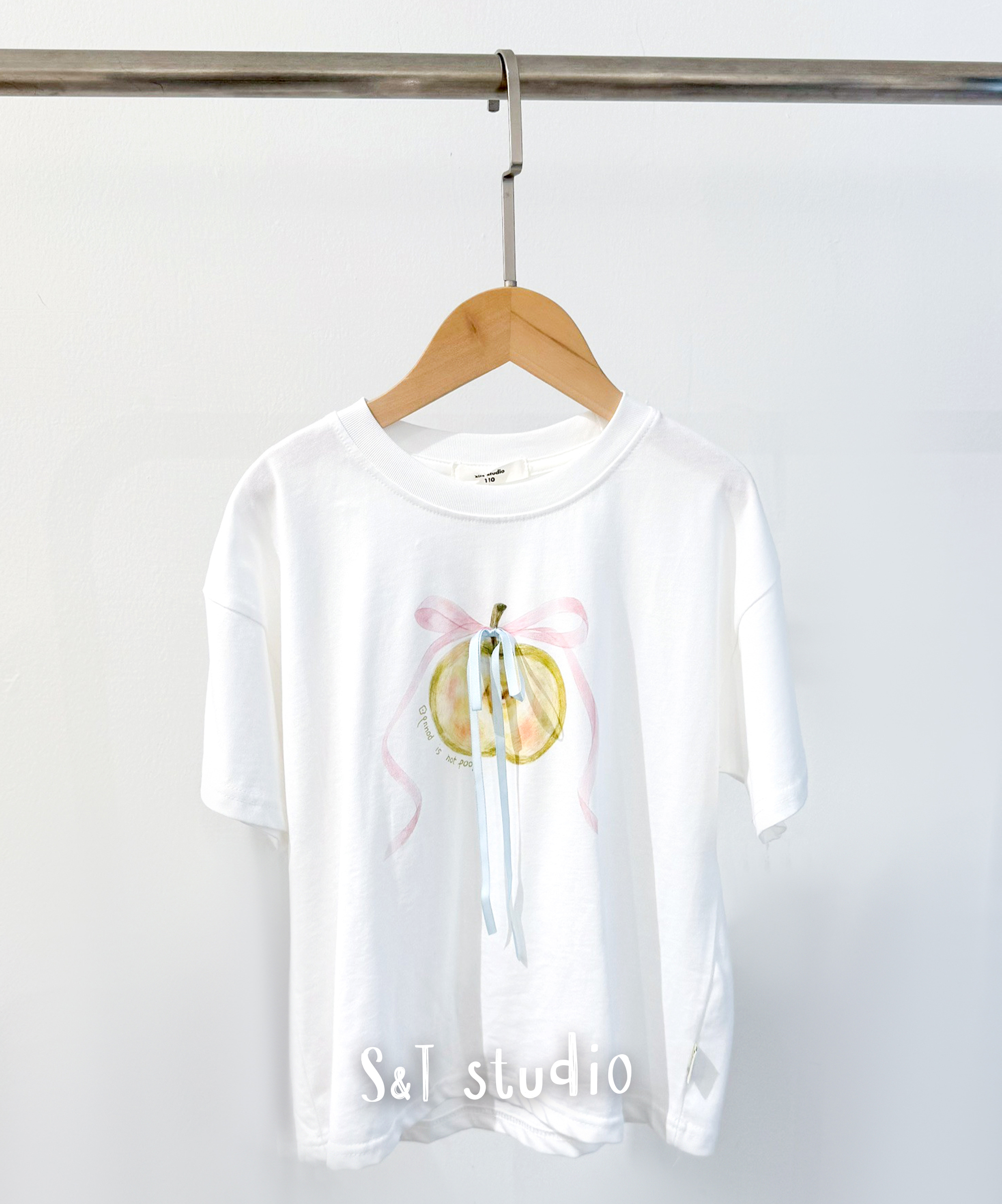 糖心蘋果緞帶Tee (110-160)