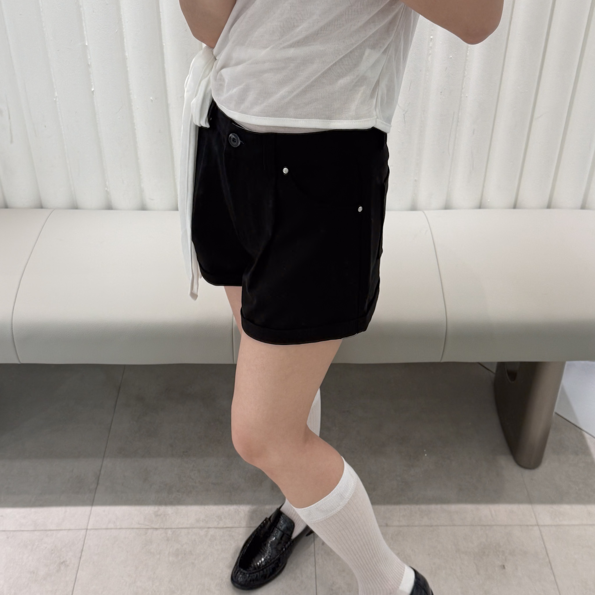 M16 Rayon打褶西料黑短褲(S/M）