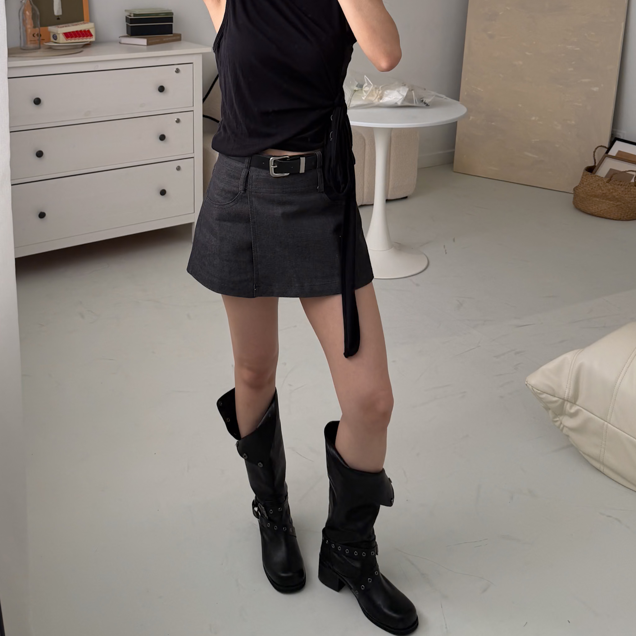 M17 附皮帶碳灰短褲裙(S/M)