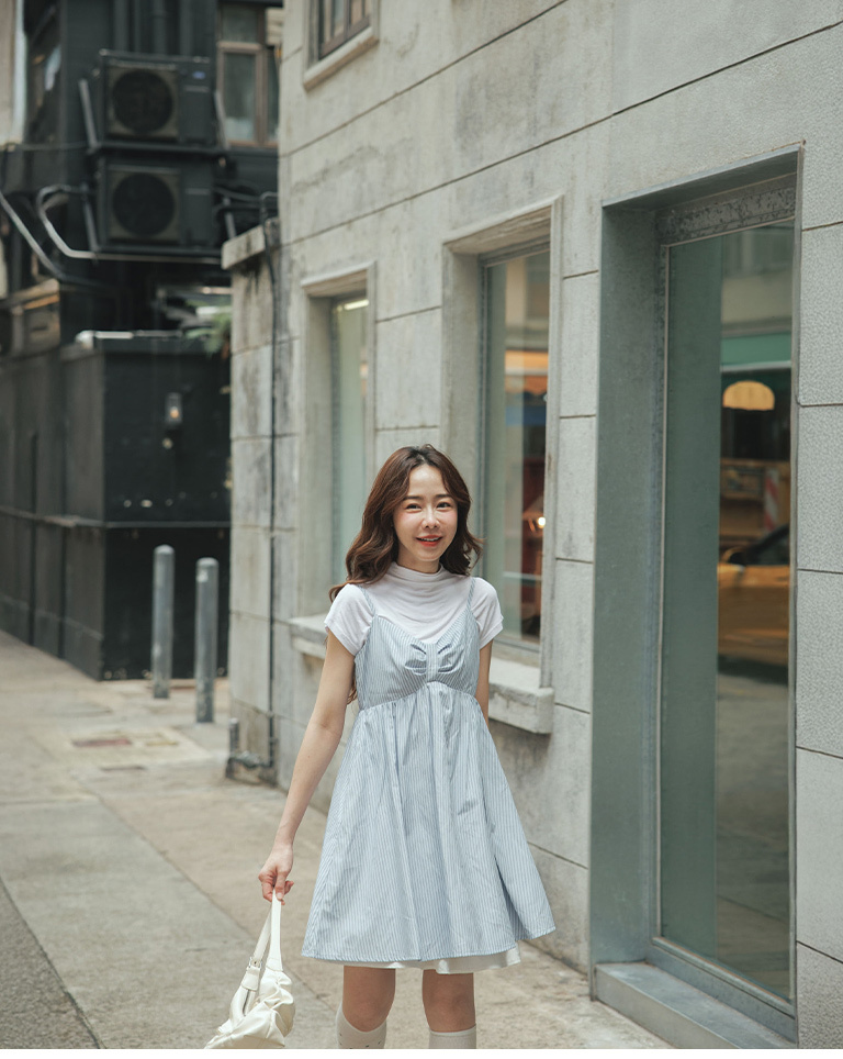 Striped short dress with ruffled bow detail at the chest, available in two colors.【01087310】in stock+pre-order