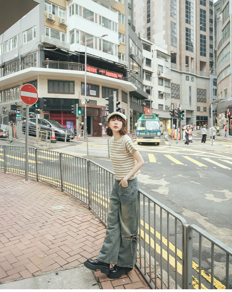 Striped top with raglan sleeves in two colors.【01099567】in stock+pre-order