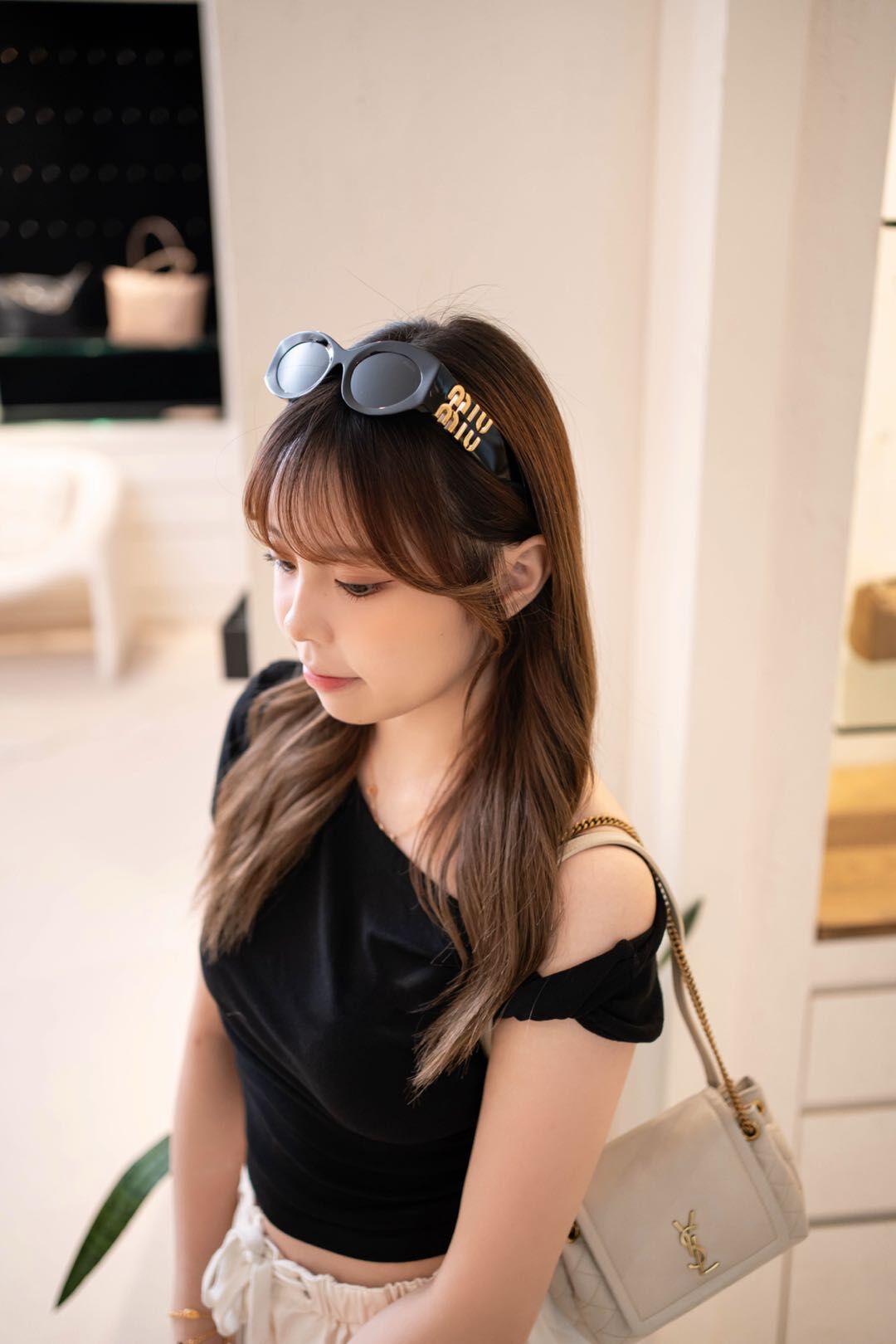 MiuMiu 11w Eyewear系列石板灰鏡片太陽眼鏡