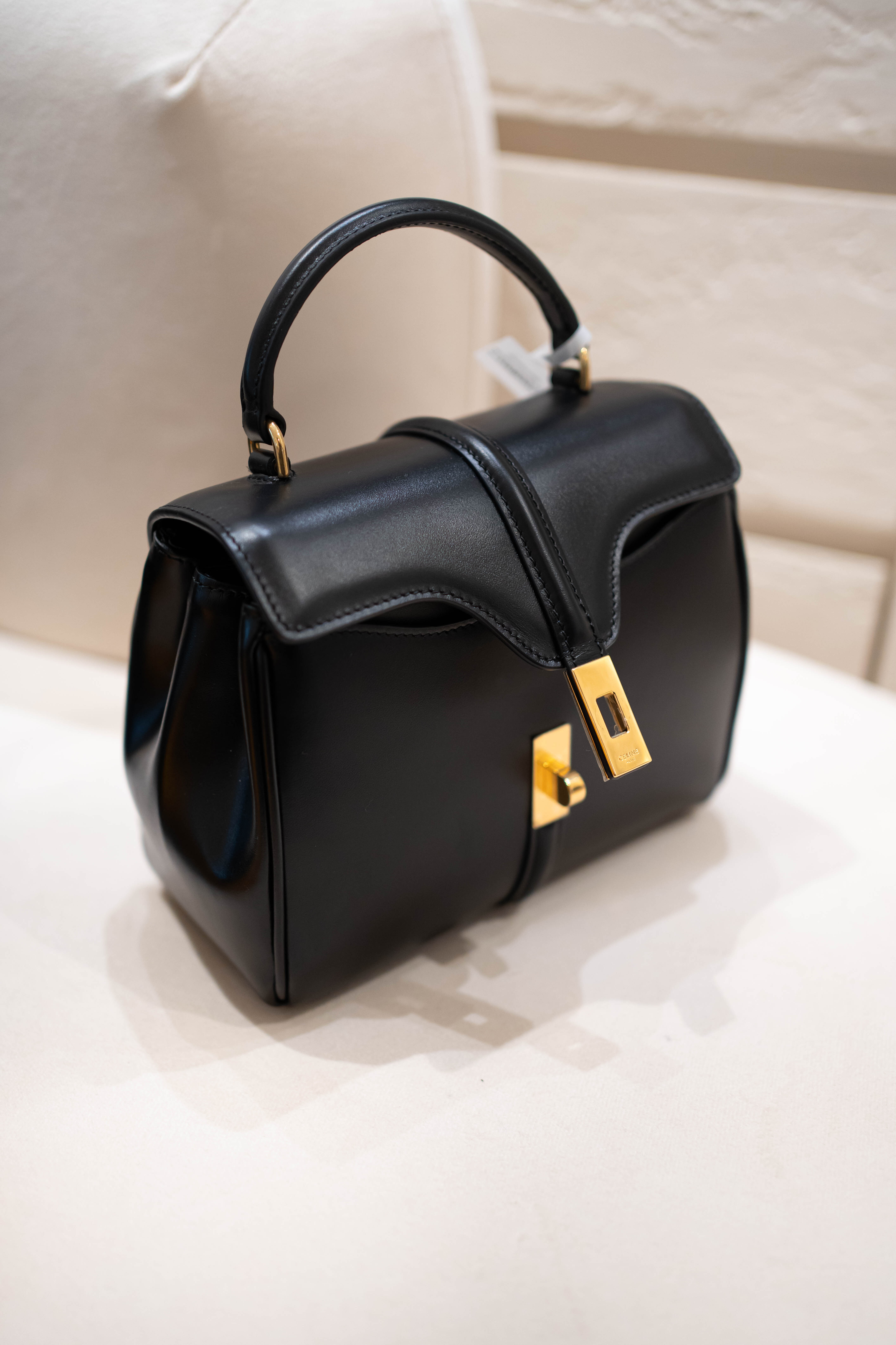 Celine Soft 16 mini 緞面牛皮革迷你手袋