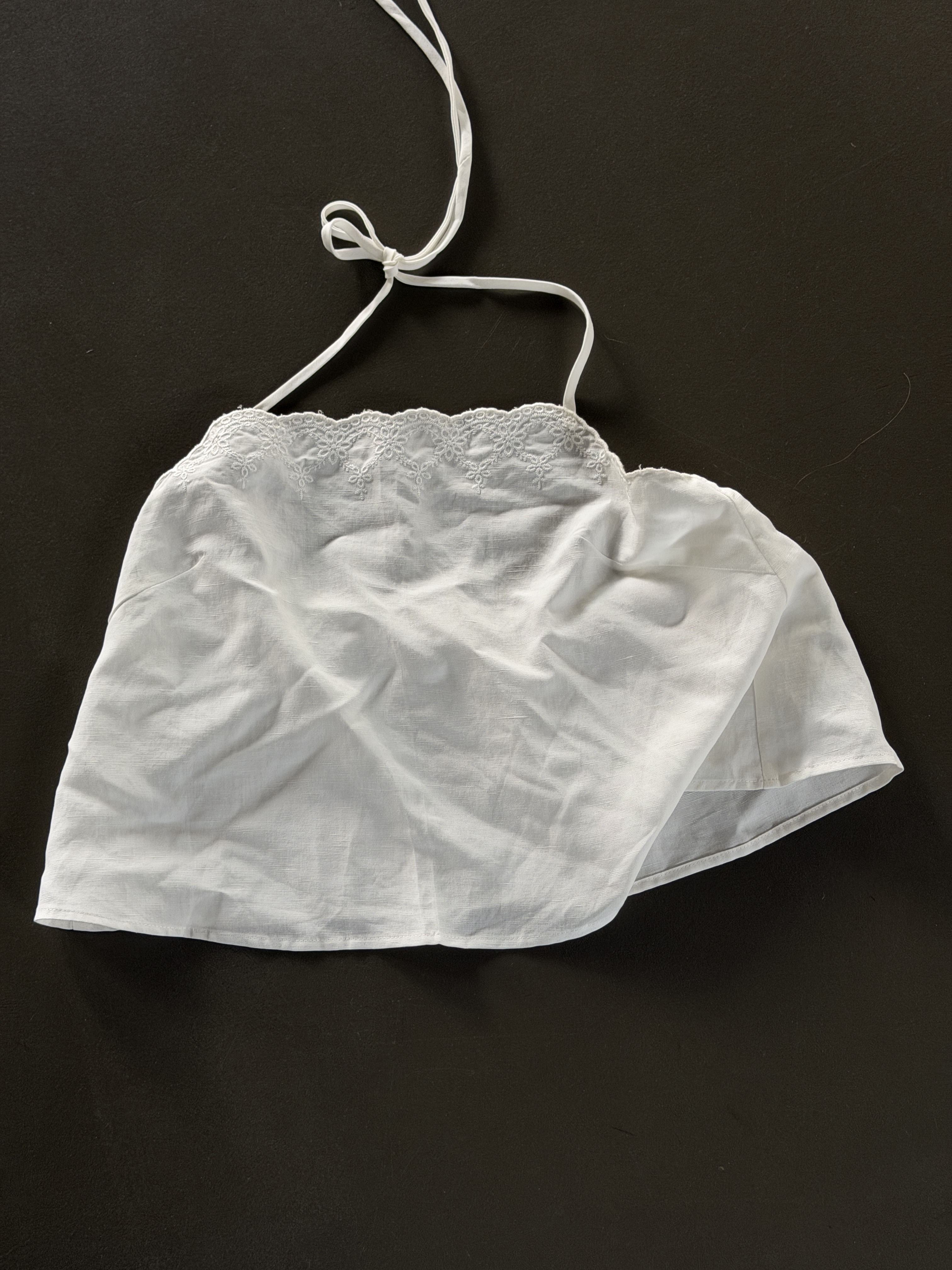 Embroidery halter cropped vest