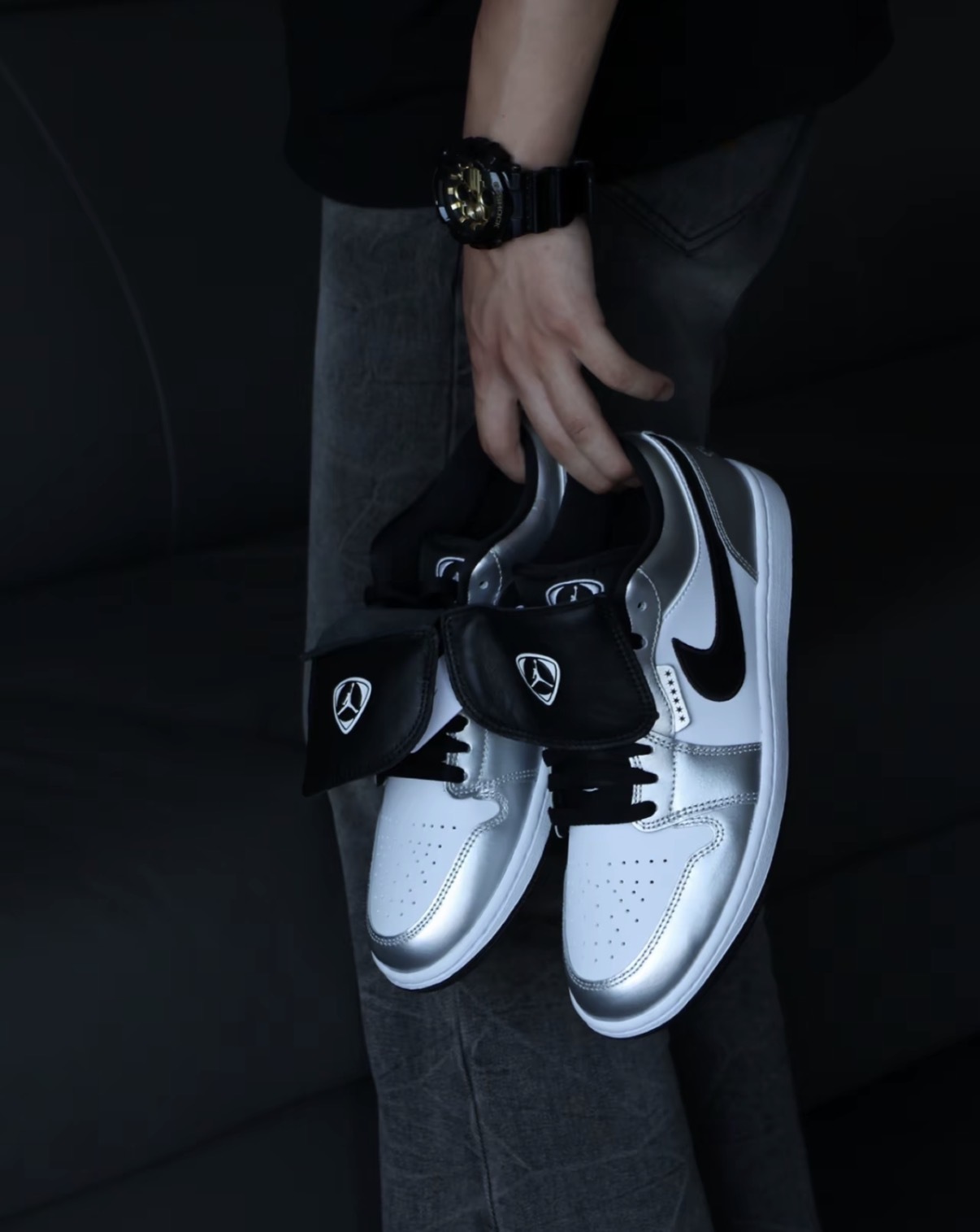 男鞋 NIKE AIR JORDAN 1 LOW SE 銀白黑 翻蓋鞋舌 皮革 低筒 AJ1 休閒鞋【IR2278-100】