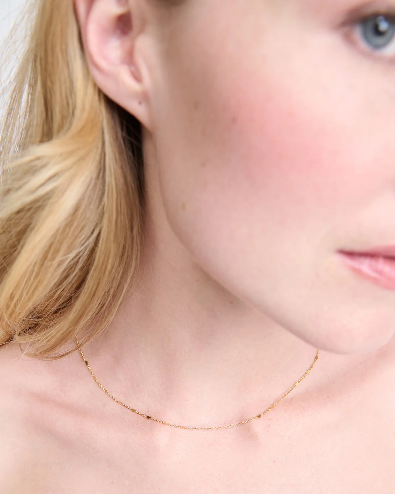 Le collier en maille Coeurs doré à l'or fin recyclé 18 carats | émoi émoi