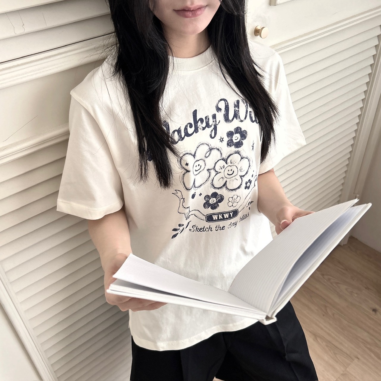 （現貨）韓牌 Wacky willy 復古塗鴉 小花款 短T WA2602ST79