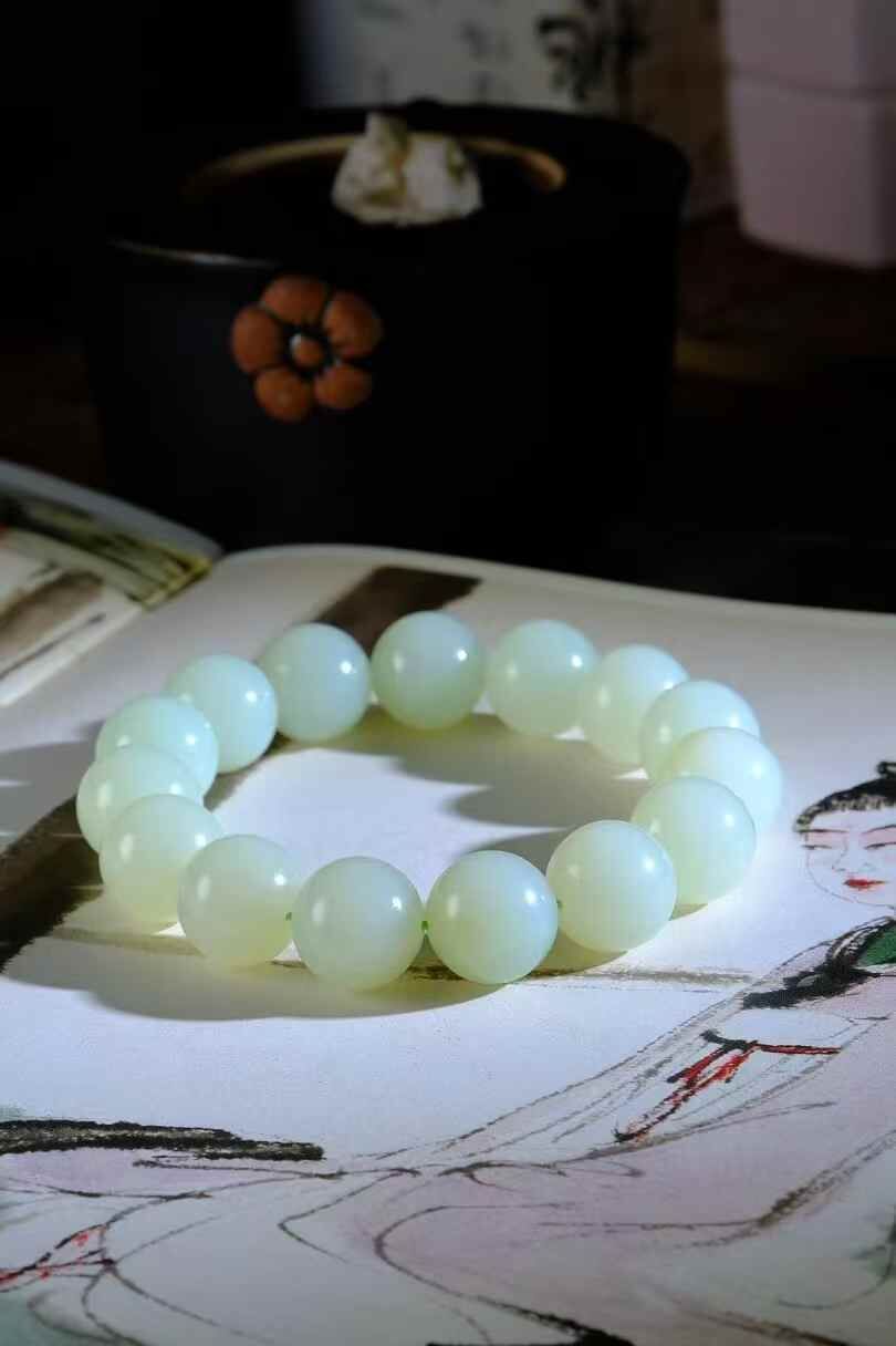 和田玉淡翠青手串 (14mm直徑),天然和田玉軟玉