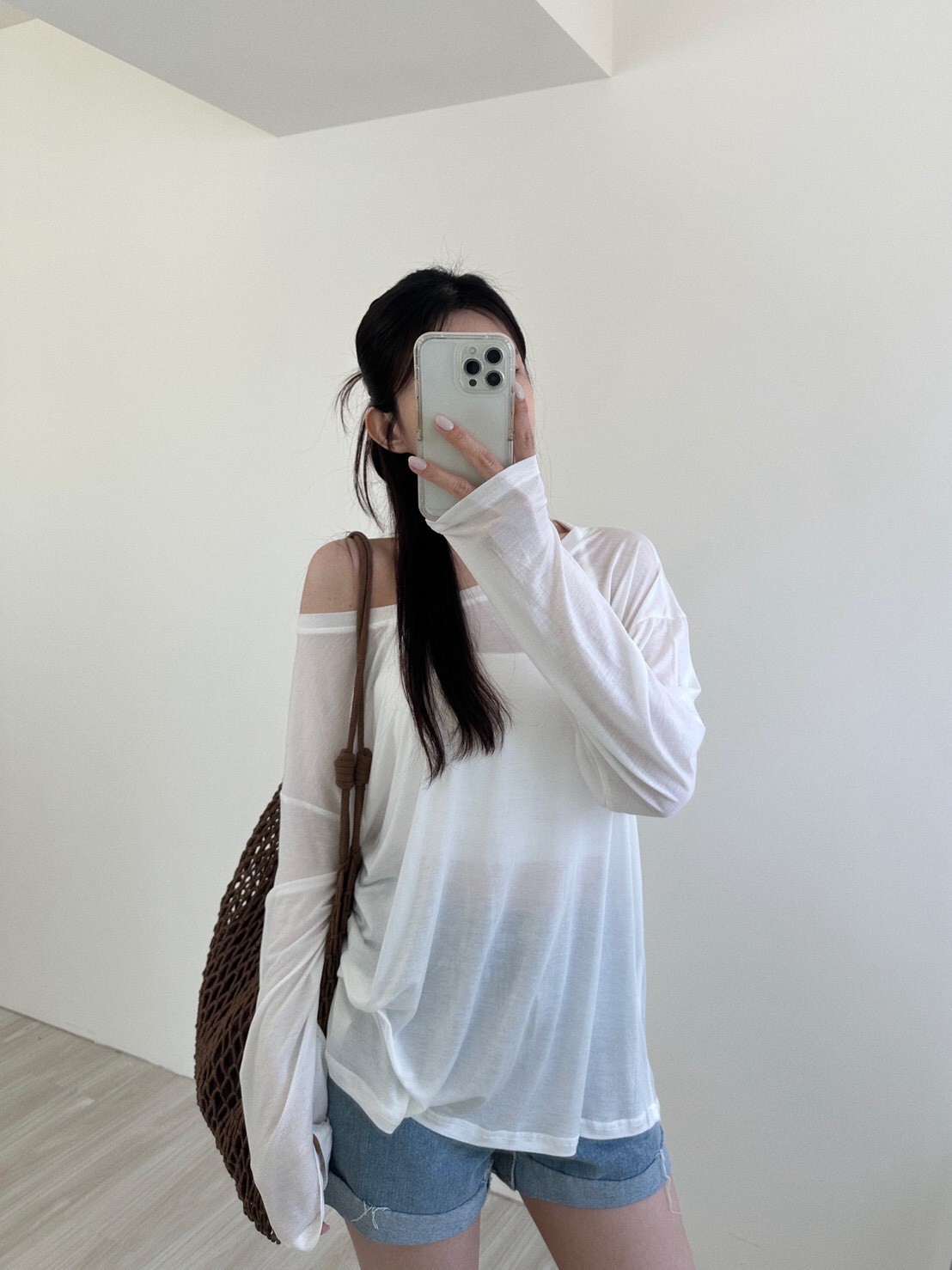 若隱若現微透膚彈力寬鬆上衣