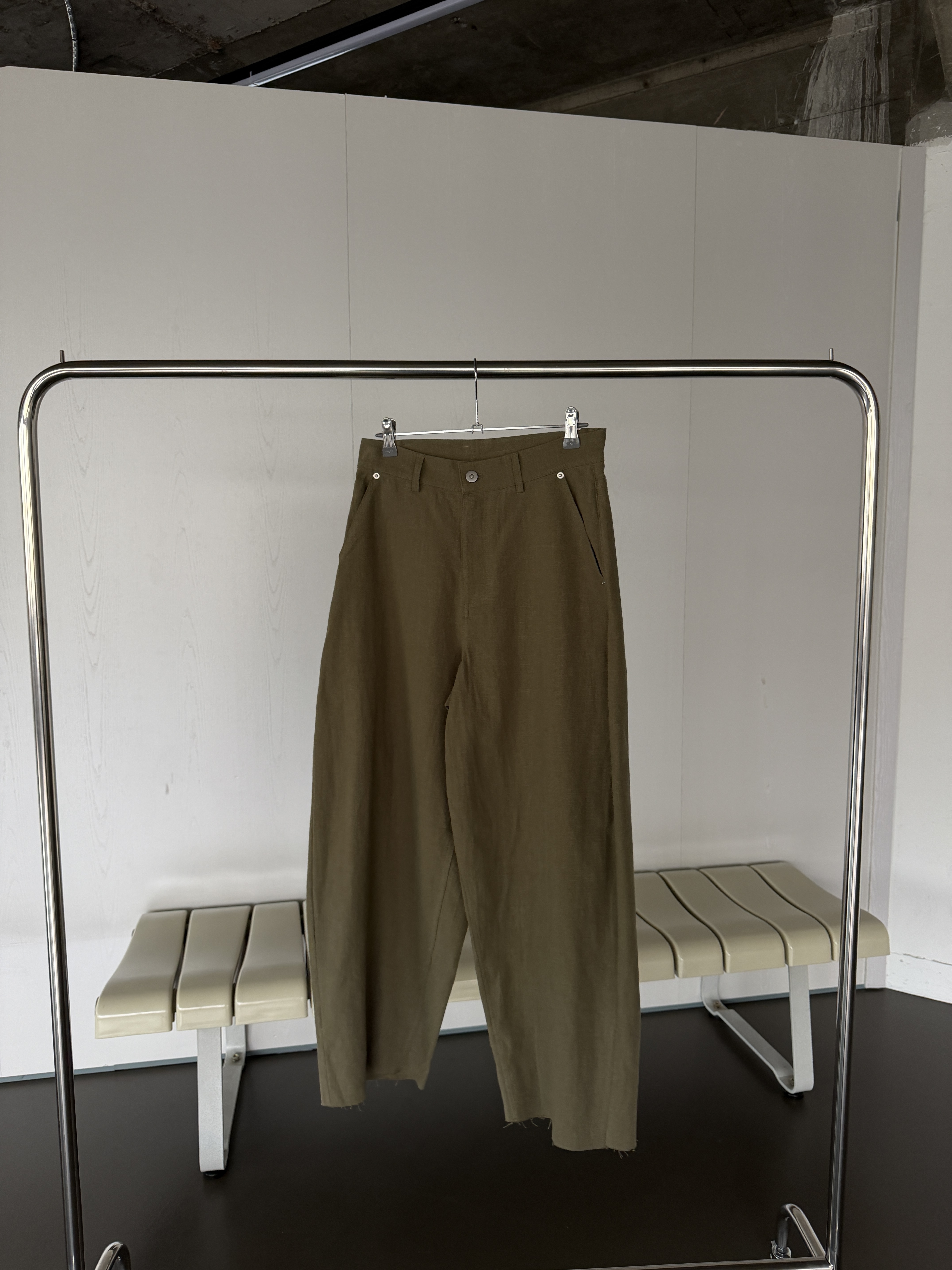 Linen tapered trousers