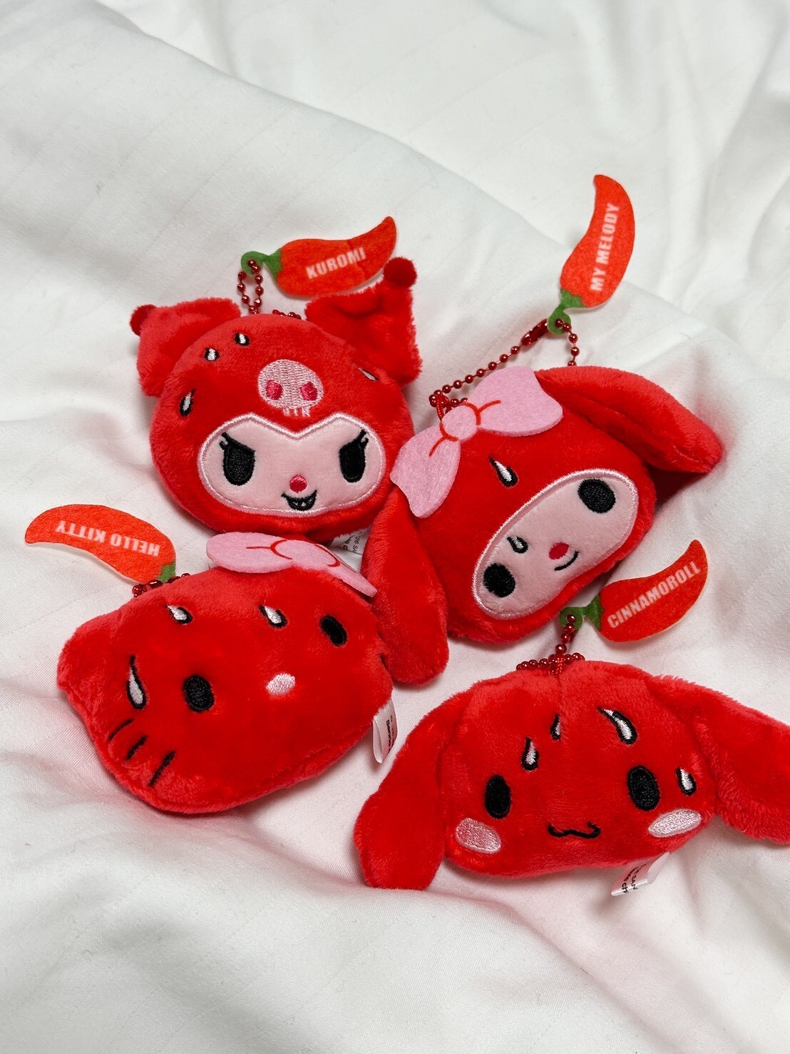 三麗鷗 辣椒限定款 毛絨娃娃吊飾 Hello Kitty 酷洛米 美樂蒂 大耳狗
