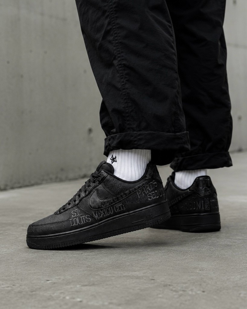 【逢甲 FUZZY】Nike Air Force 1 "On Tour" 滿版塗鴉 全黑 II1549-001 白彩 II1549-100