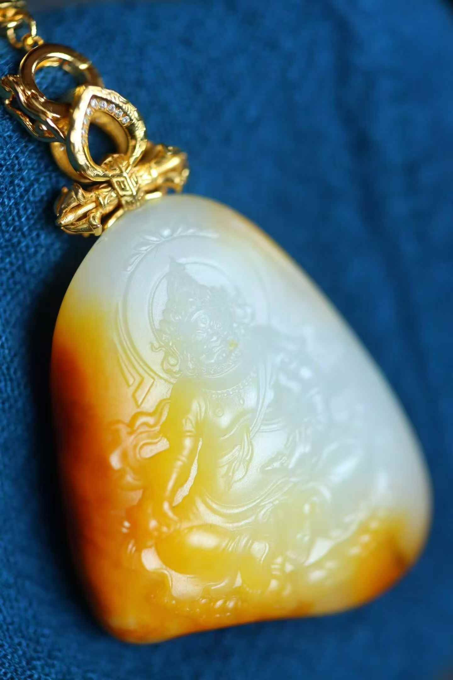 429720 和田玉黃沁獨籽黃財神