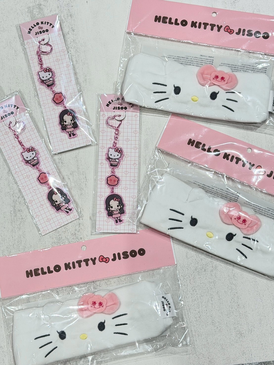 Jisoo x Hello Kitty 絕版聯名限定 眼罩 吊飾