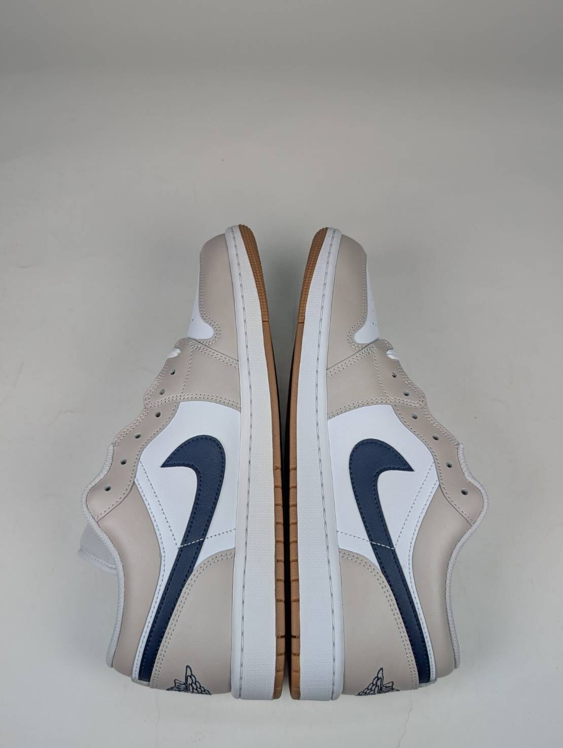 微瑕疵-左腳中底泛黃 553558-146 M13 AIR JORDAN 1 LOW "Georgetown" 白灰藍 男鞋