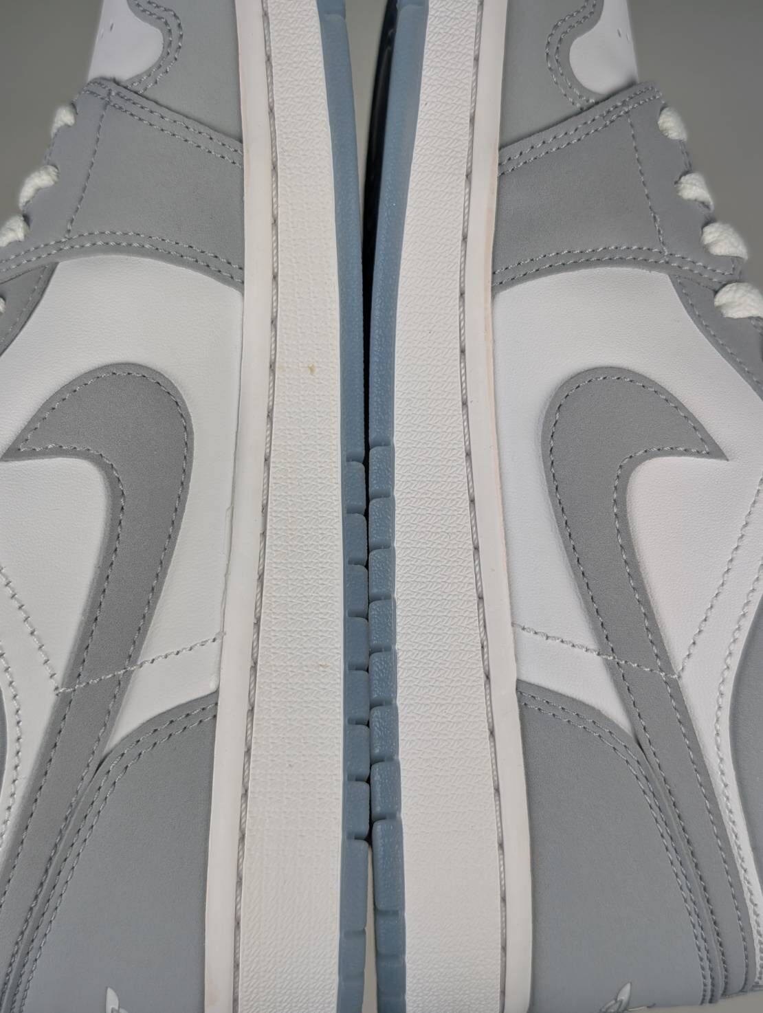 微瑕疵-左右腳中底染色色差左外側刮痕 DC0774-105 W10.5 Nike Air Jordan 1 Low '' Wolf Grey White ''