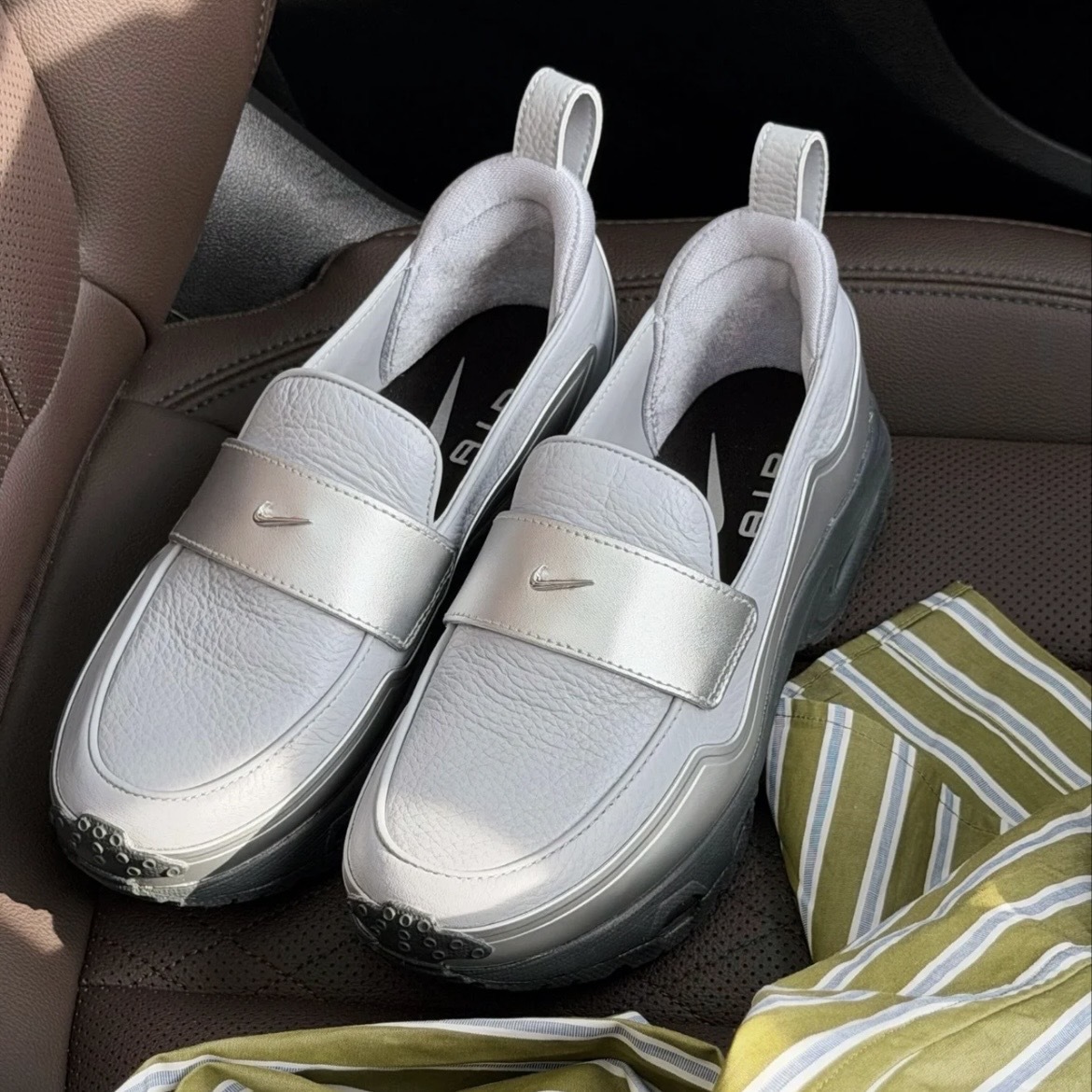 NIKE AIR MAX PHENOMENA 灰銀 金屬銀 樂福鞋 緩震氣墊 女鞋 IV4690-099