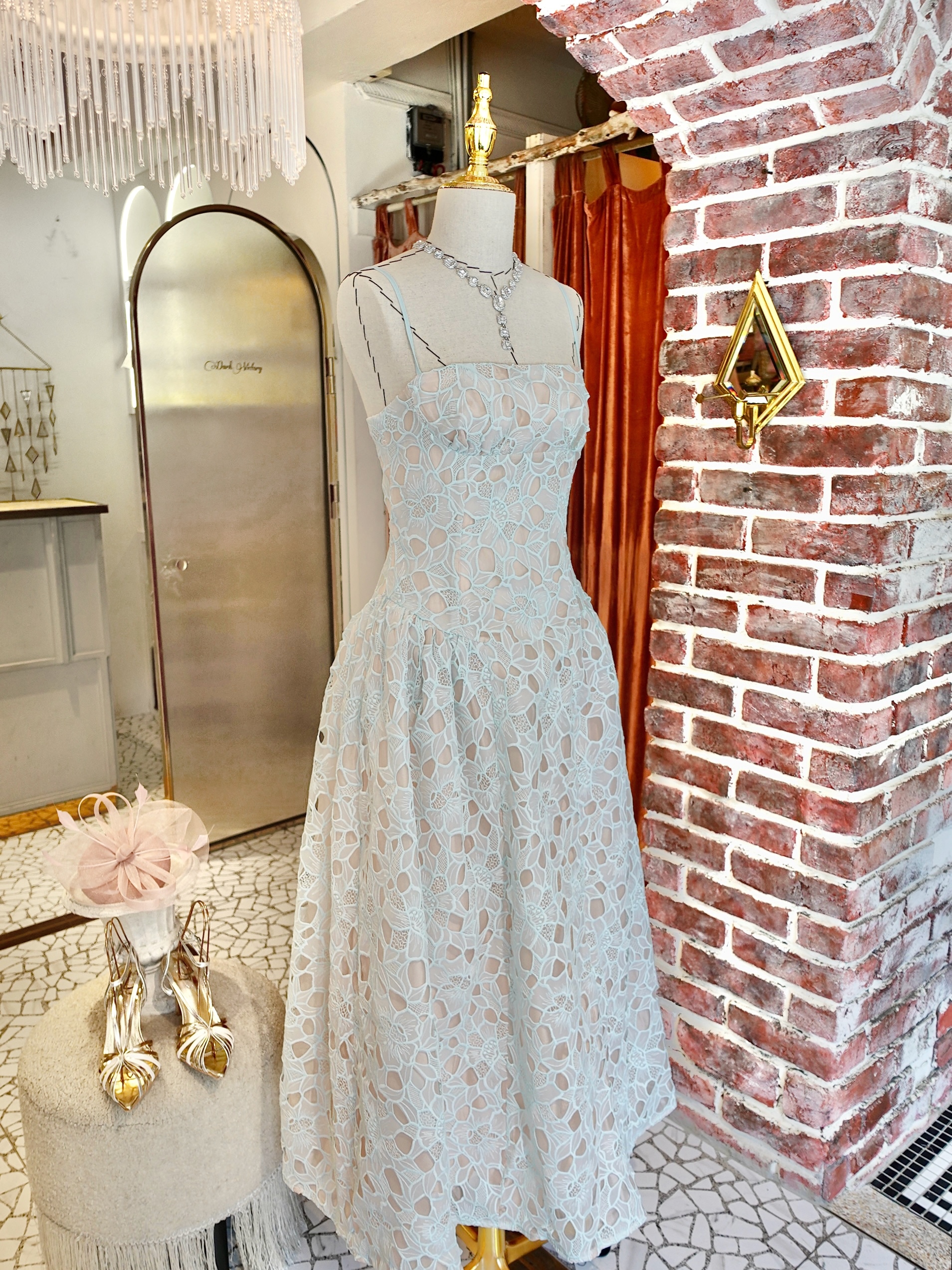 Light Blue奶油水藍色刺繡手勾蕾絲馬甲Dress