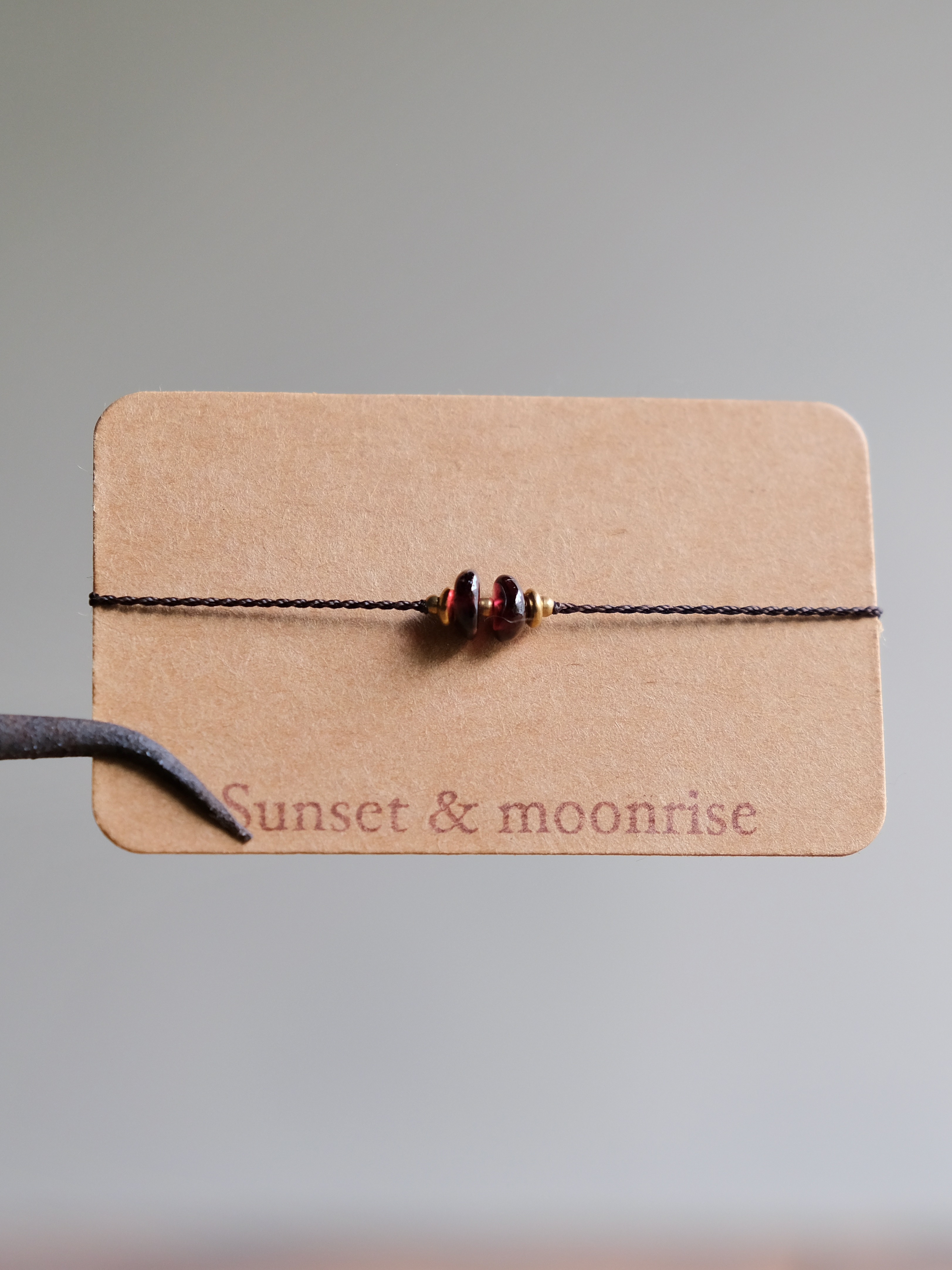 Sunset & moonrise 碎石手鍊 紅石榴石
