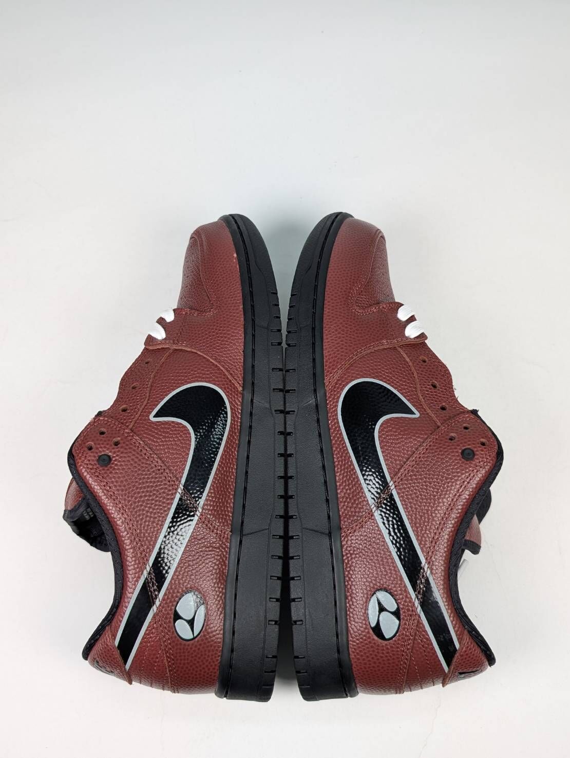 微瑕疵-右腳外側破皮 HJ4131-200 M12 Limosine Skateboards x Nike SB Dunk Low 聯名款 美式足球皮 男女鞋