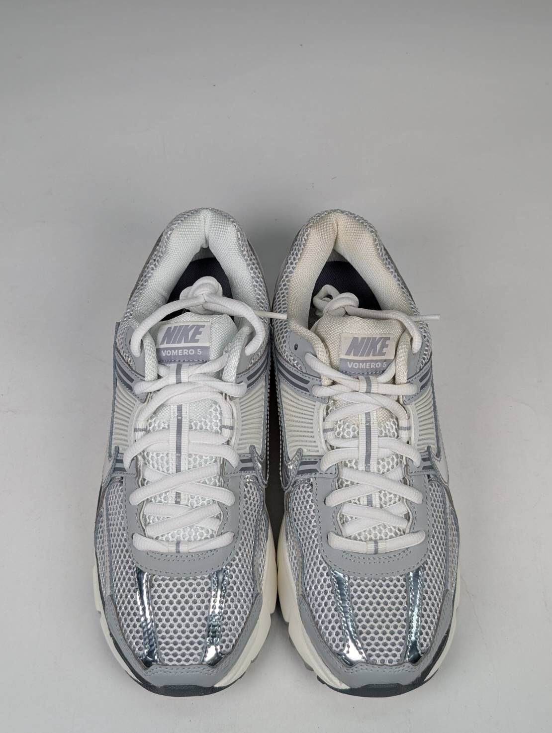 微瑕疵-左腳中底鞋面鞋舌鞋口泛黃 IM2219-121 M9 Nike Zoom Vomero 5 "Summit White/Metallic Silver" 灰銀 復古老爹鞋
