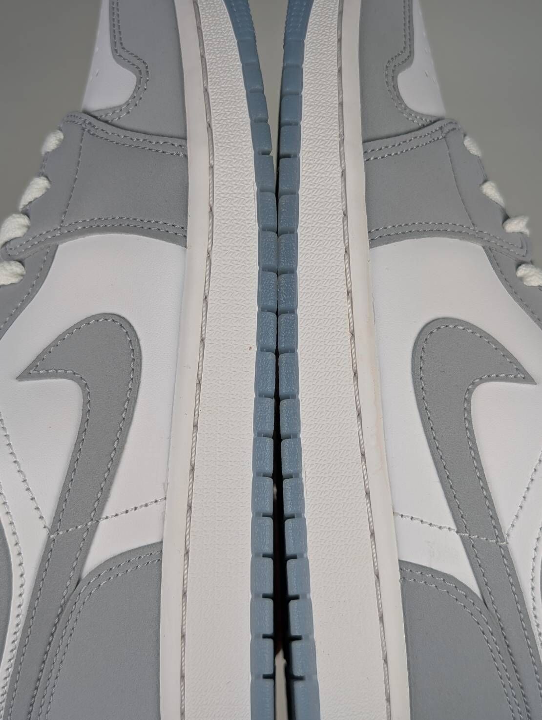 微瑕疵-左右腳中底染色色差鞋底泛黃鞋面色差 DC0774-105 W9.5 Nike Air Jordan 1 Low '' Wolf Grey White ''