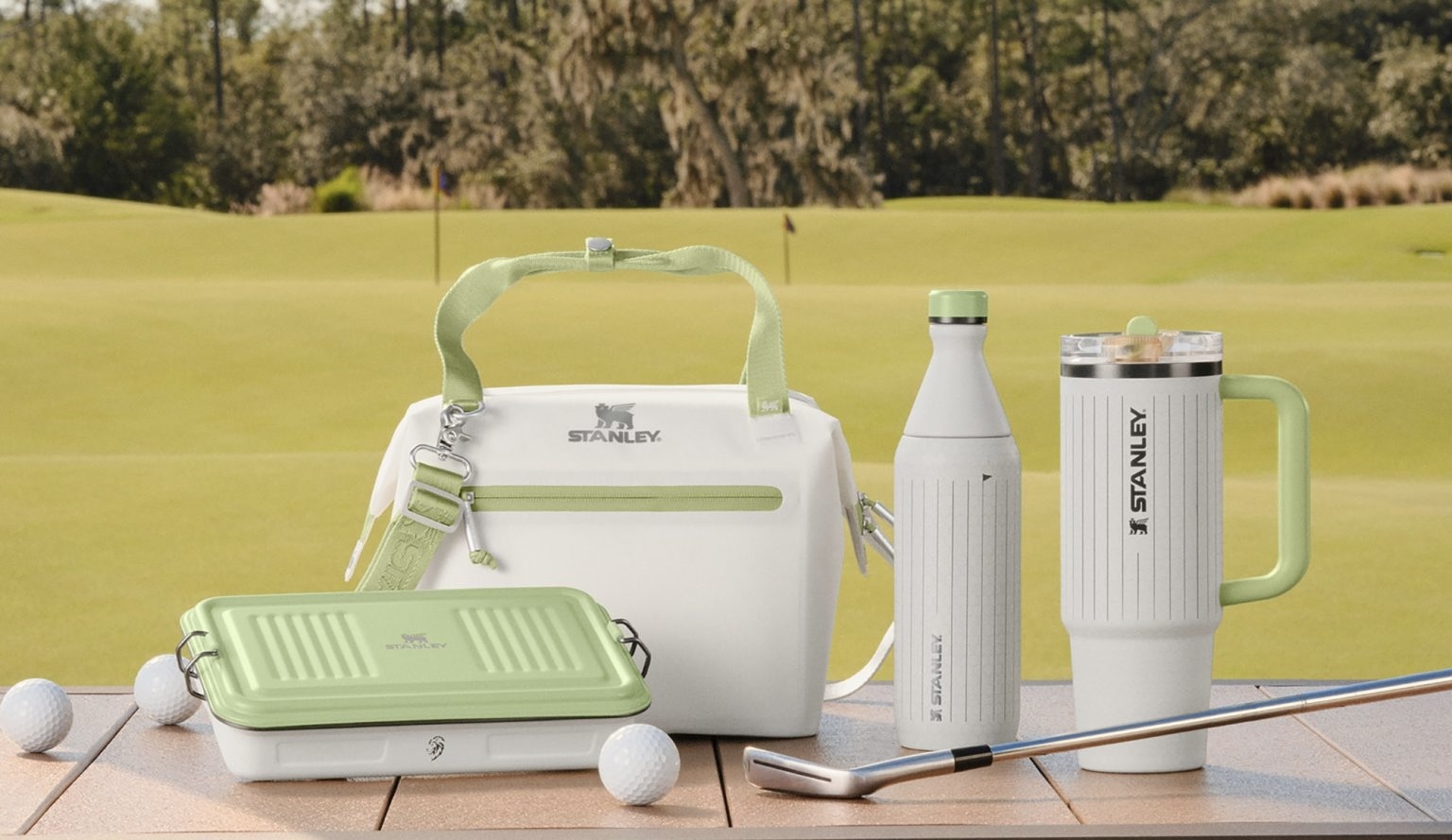 預 購 產 品| THE STANLEY 1913 X NELLY KORDA QUENCHER® PROTOUR FLIP STRAW TUMBLER  30 OZ
