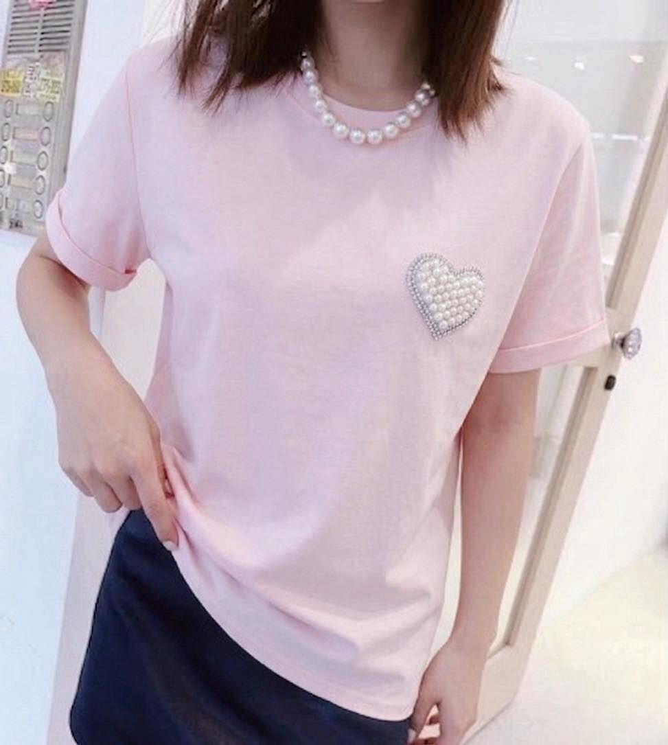 【質感美的珍珠水鑽愛心棉tee】（現貨）