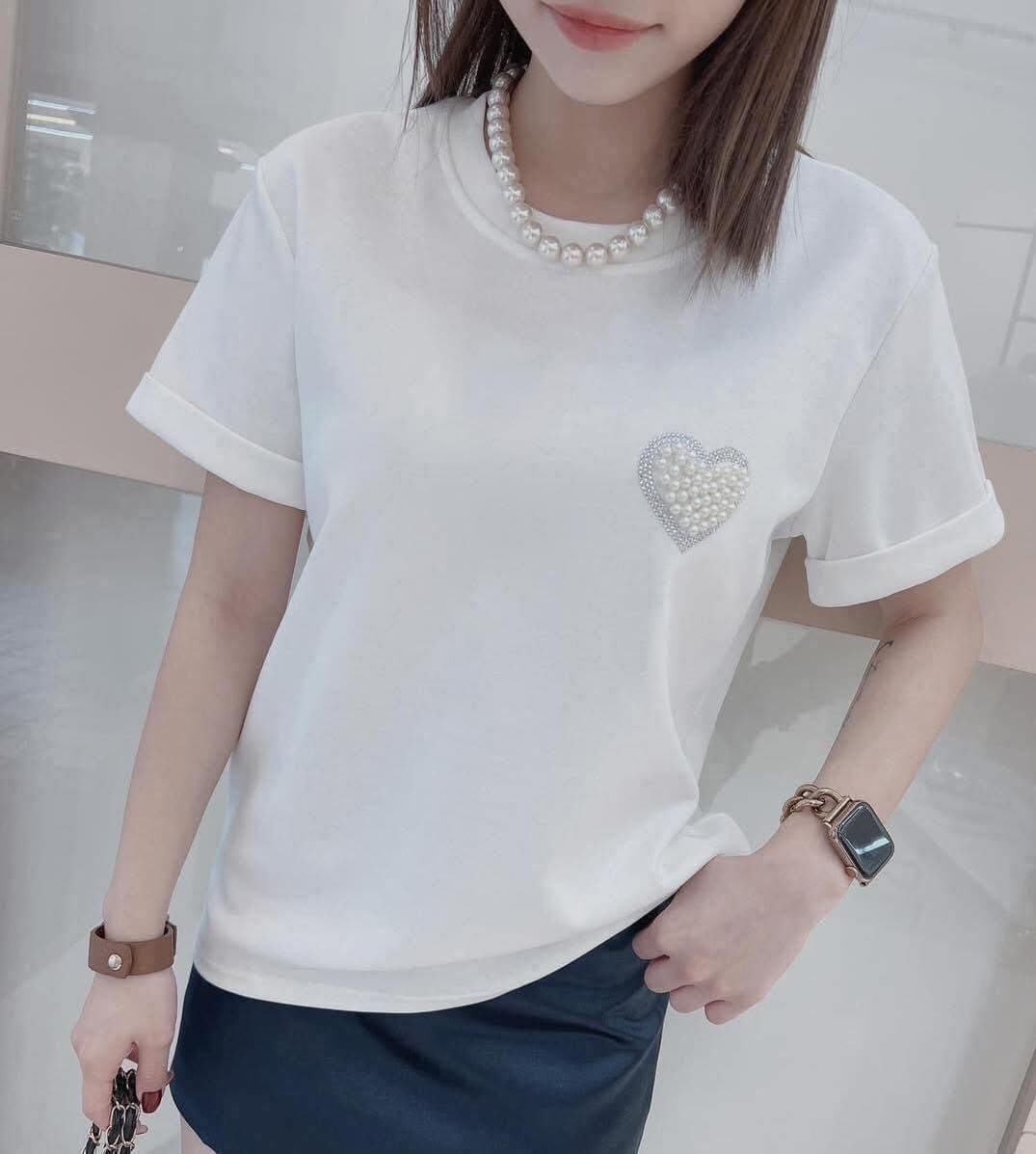 【質感美的珍珠水鑽愛心棉tee】（現貨）