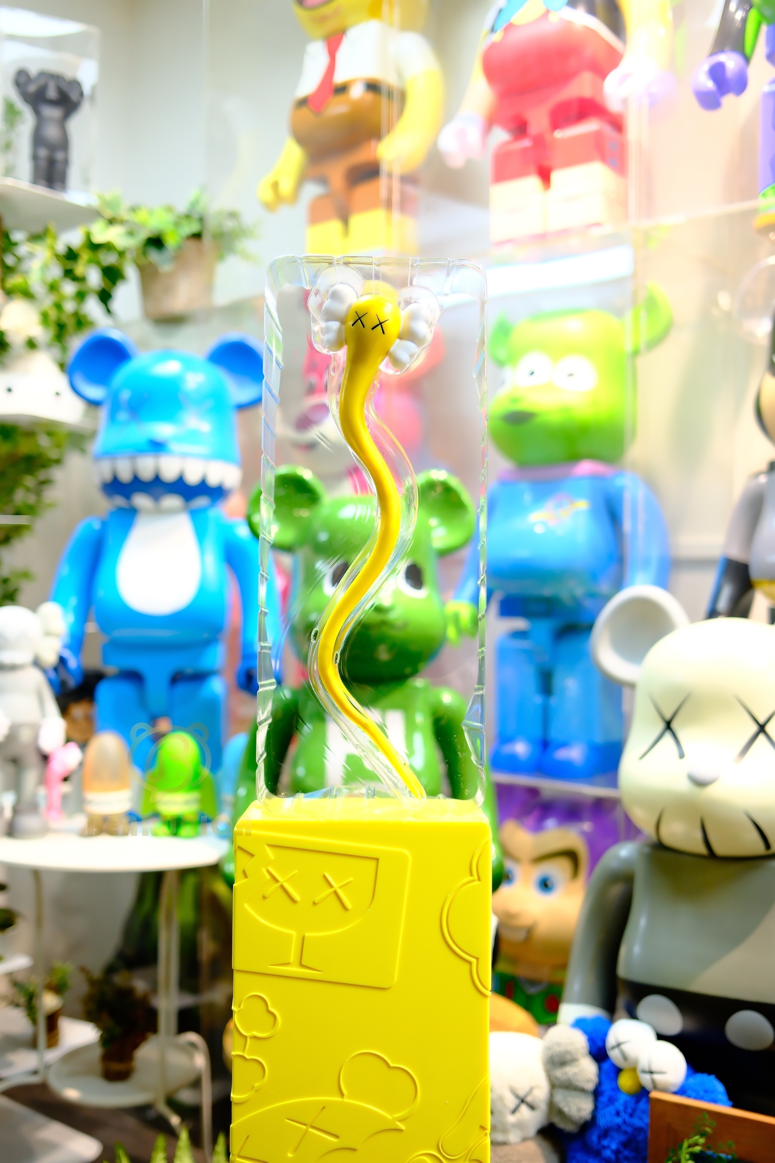 🥇現貨🥇KAWS Bendy Vinyl Figure Yellow