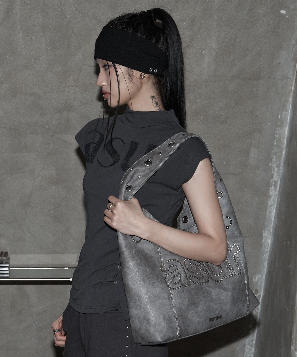 AS YOU ARE 壓紋鉚釘肩背包 炭灰 AS25AWBAG02CH