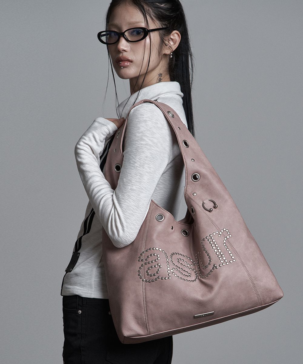 AS YOU ARE 鉚釘孔眼肩背包 燻粉色 AS25AWBAG02IP