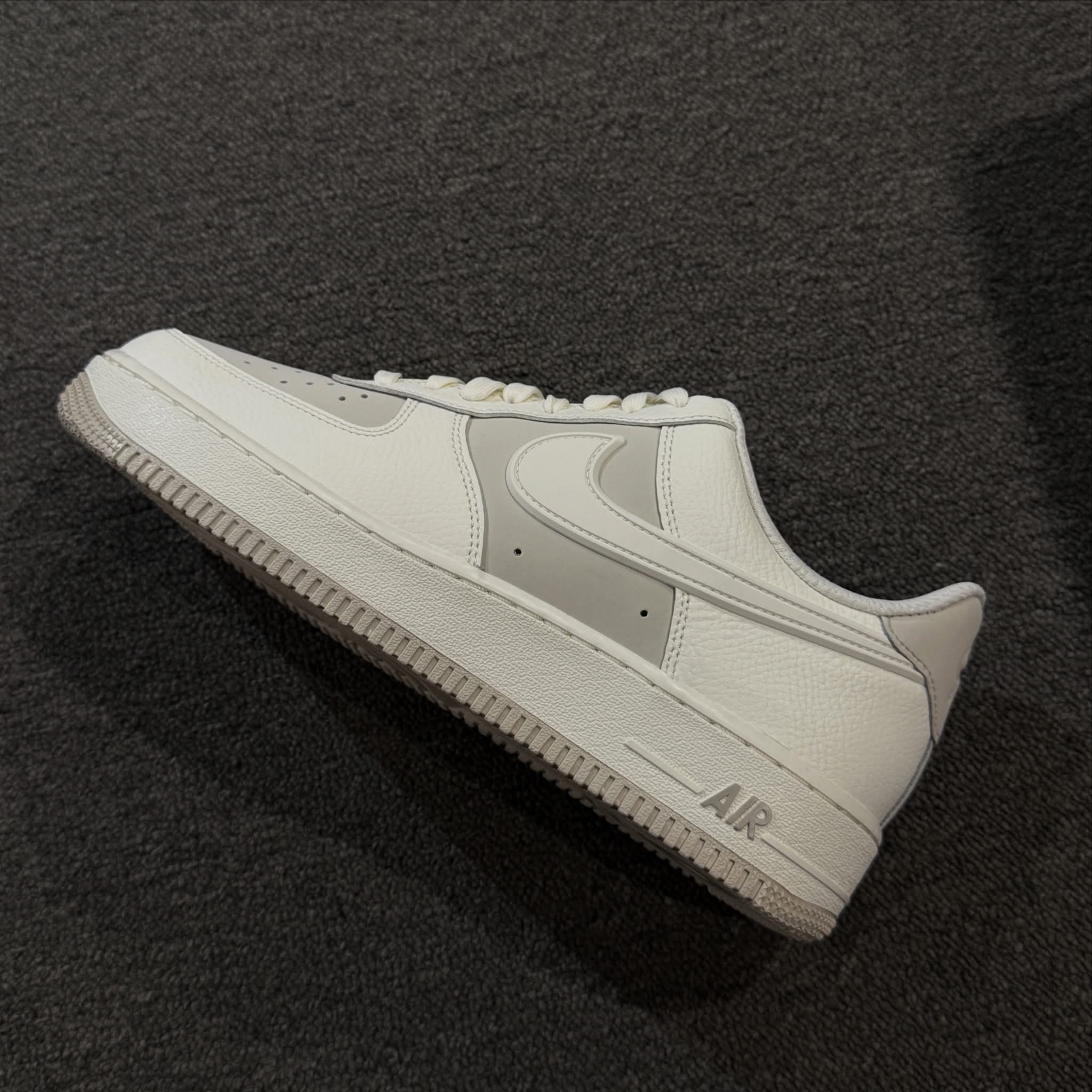 NIKE AIR FORCE 1 ‘07 LV8 ‘Sail Light Bone’ 米杏 拼接 荔枝皮 立體勾 經典 休閒鞋 IR1475-133