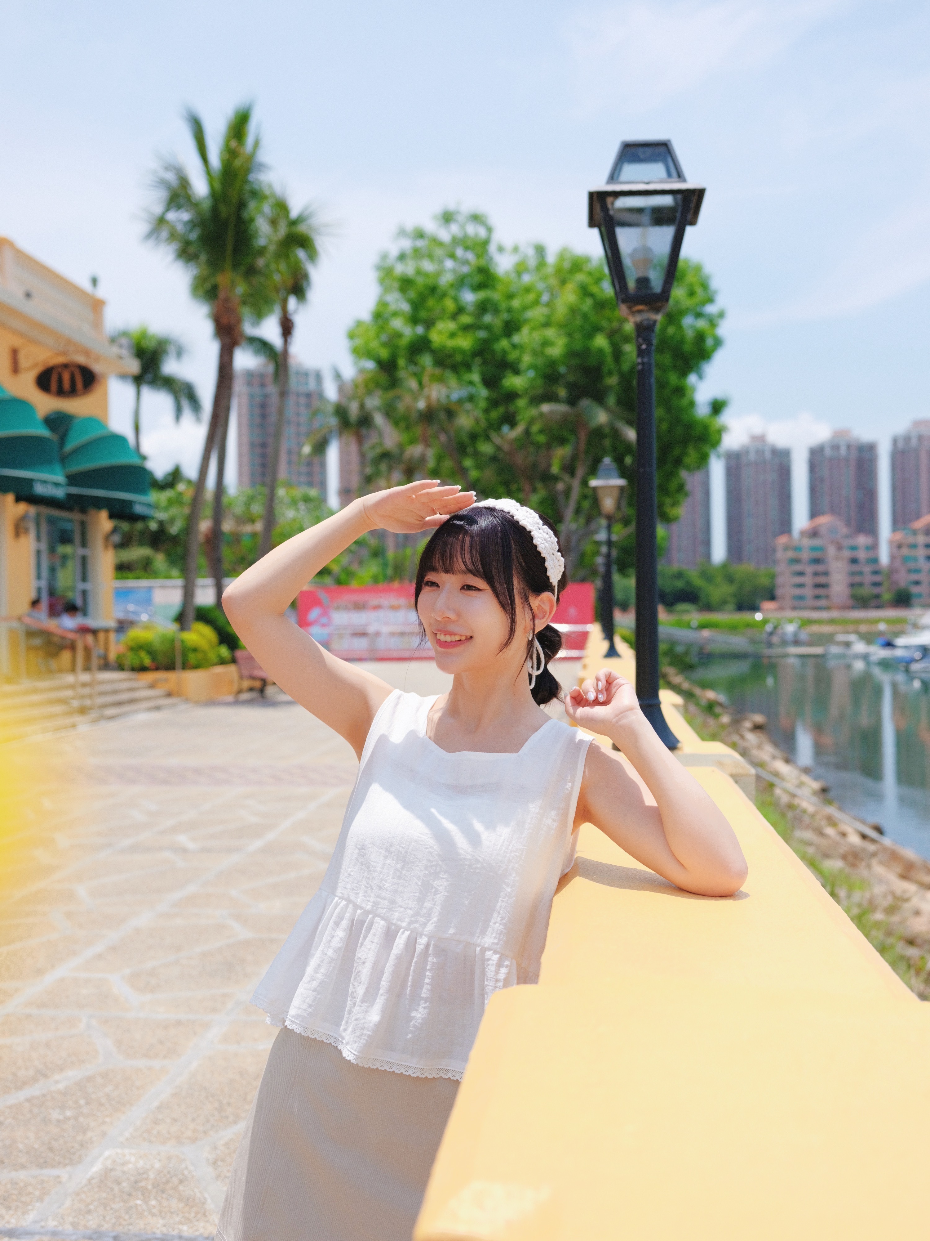 三色 / 方領花朵鈕扣背心 / Floral Button Square Neck Peplum Top