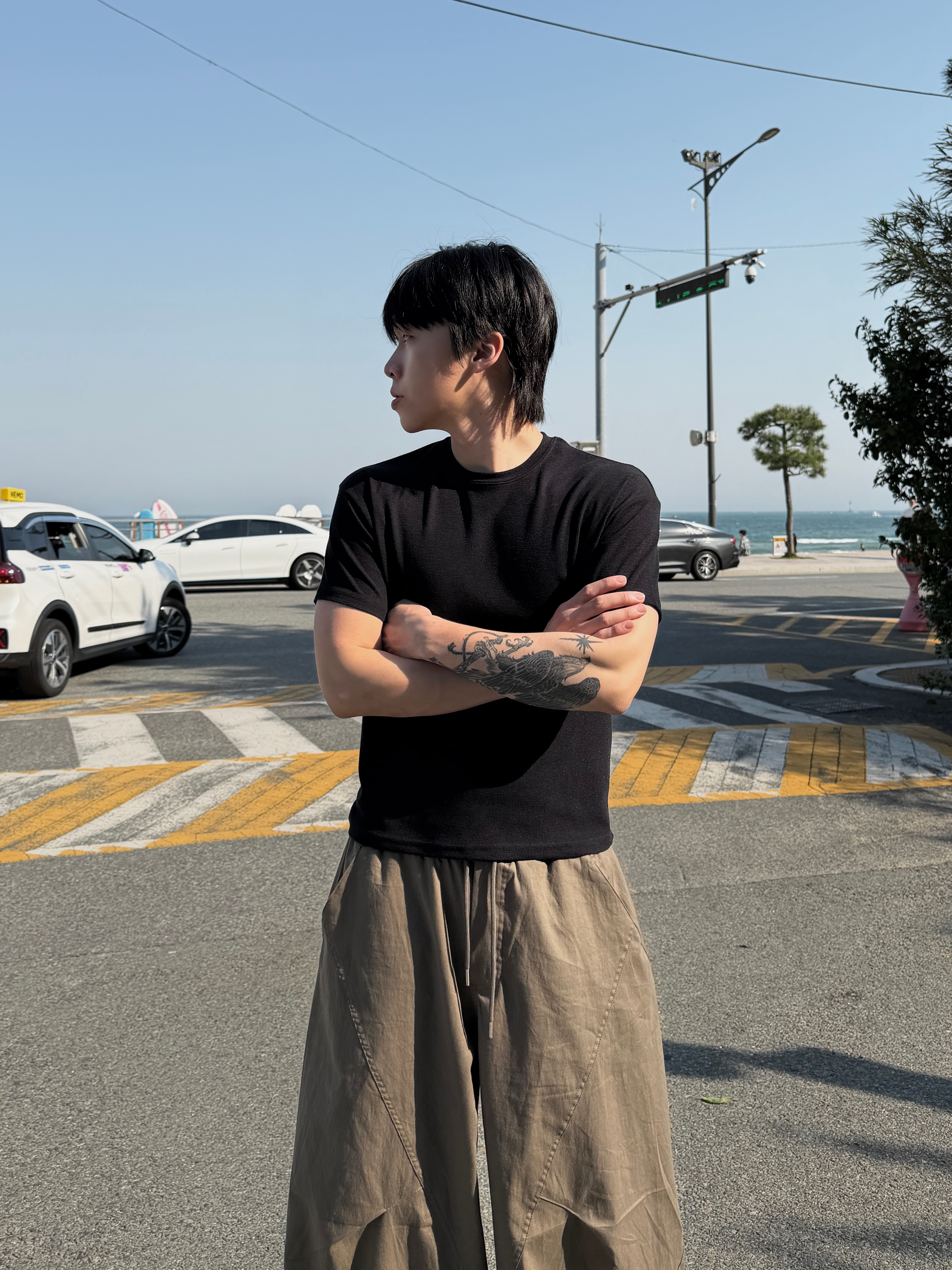 韓國 彈性貼身 顯壯針織短袖上衣
