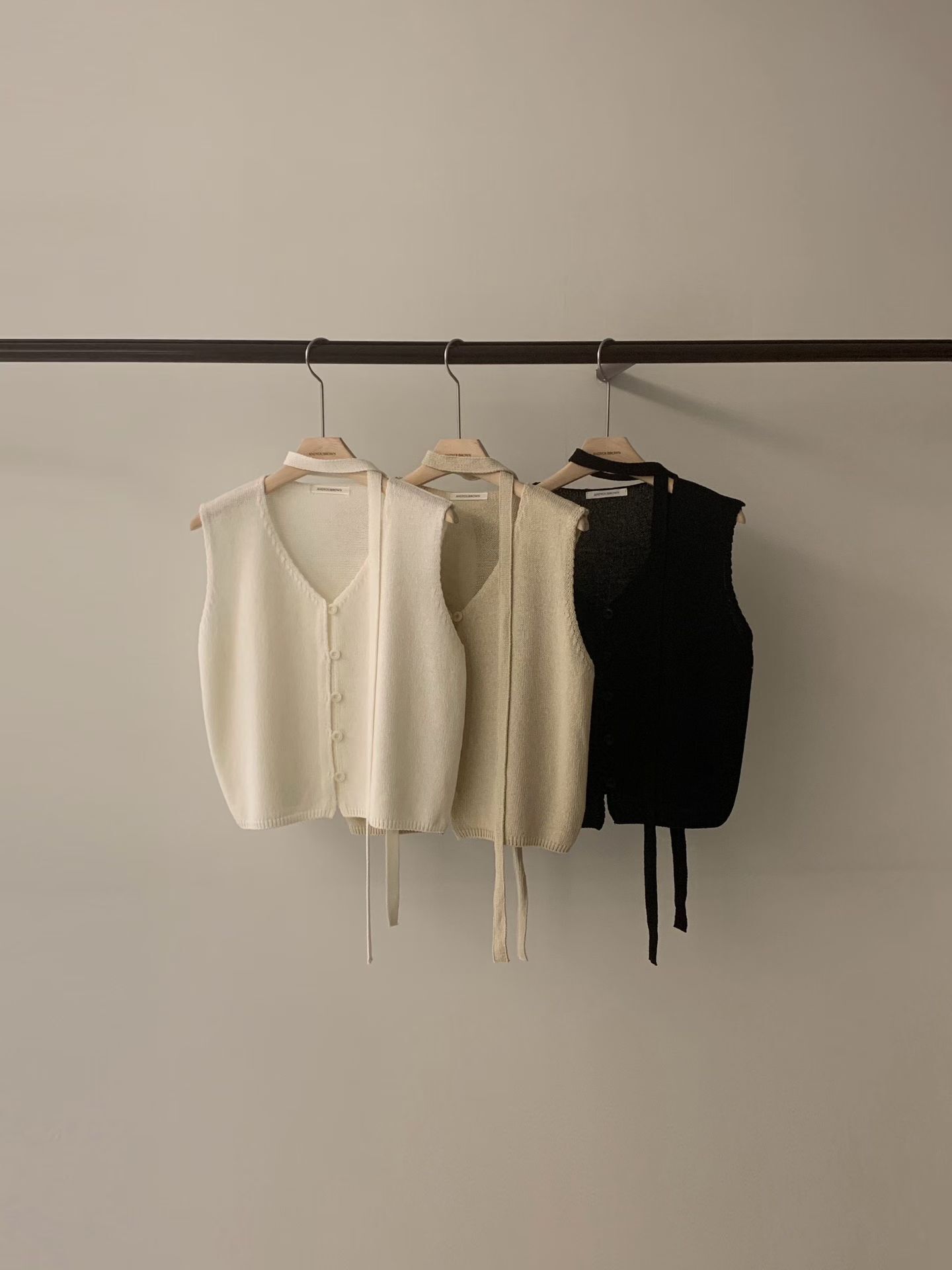 AB2662 Nut Vest