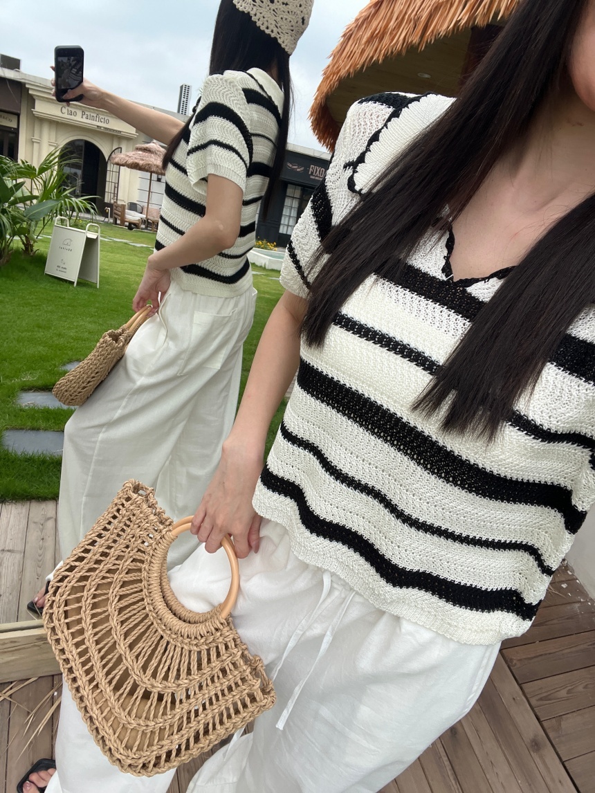 針織寬短版短袖條紋上衣*2色