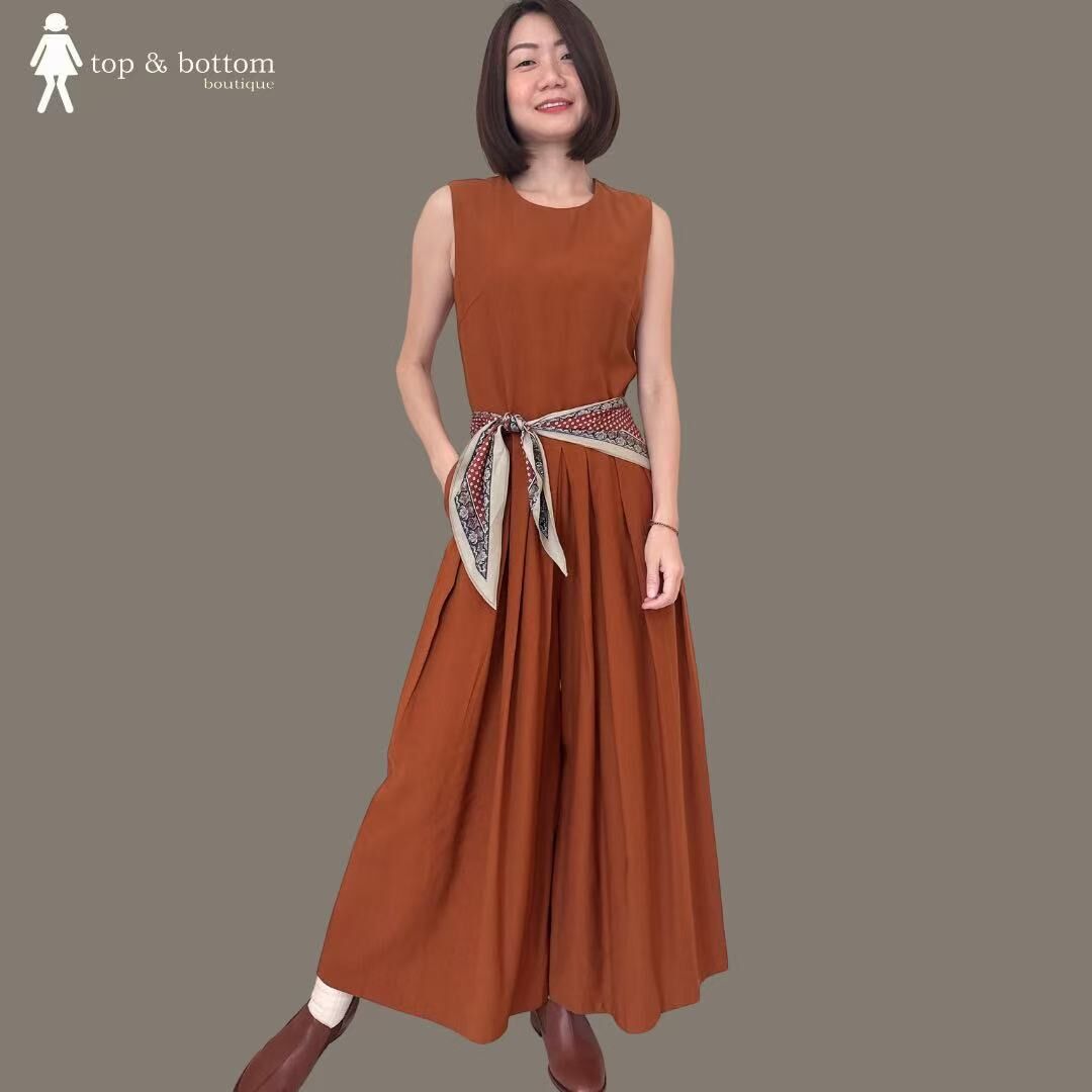 SLEEVELESS PLEATED DROP WAIST LONG JUMPSUIT (EXCLUDE SCARF)