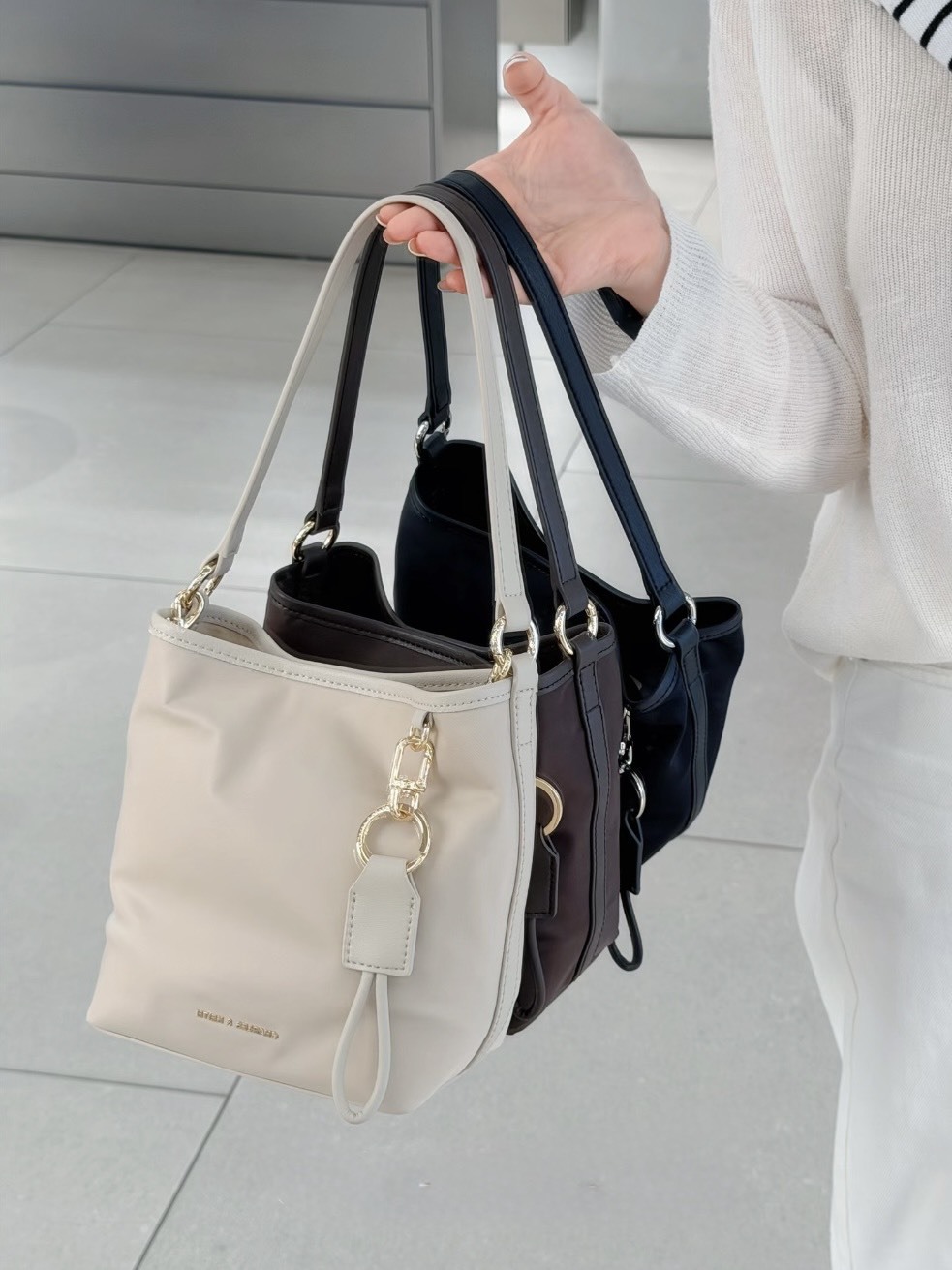 最新款 台灣未上市 CHARLES&KEITH 小CK 尼龍 多功能 水桶包