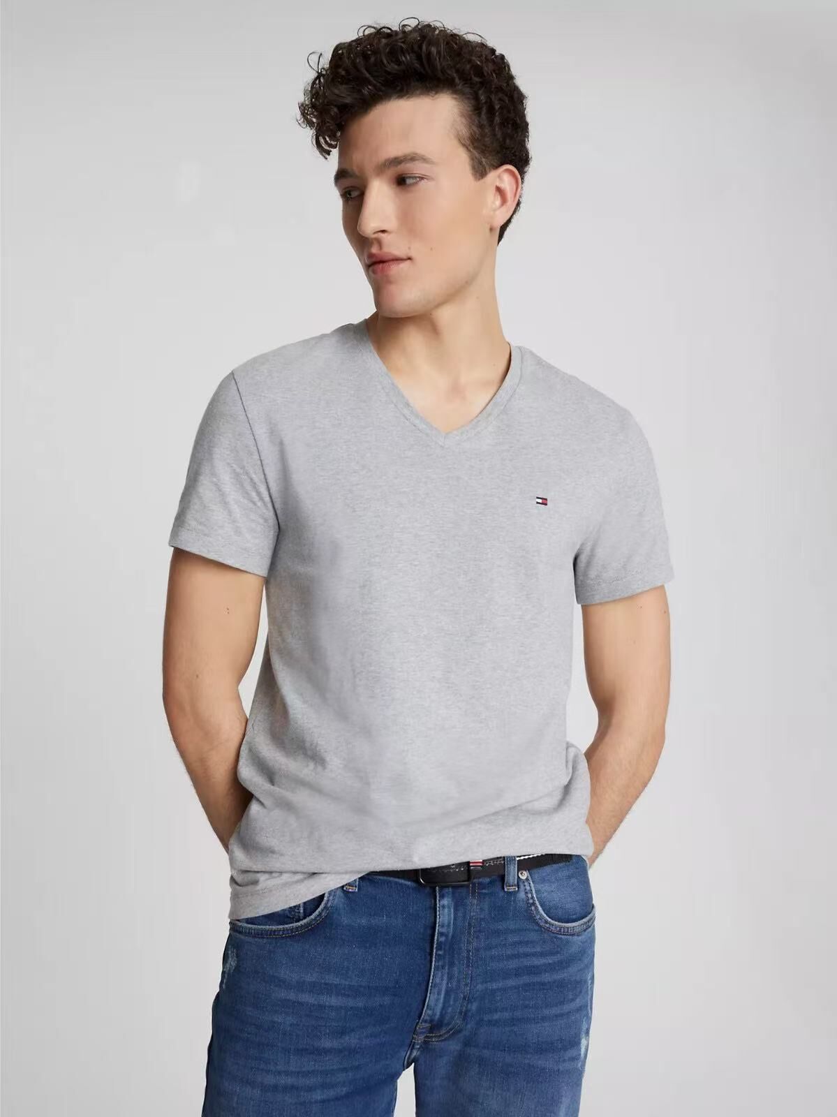 【預購】Tommy Hilfiger H051343 男裝Slim Fit Solid V領短袖上衣
