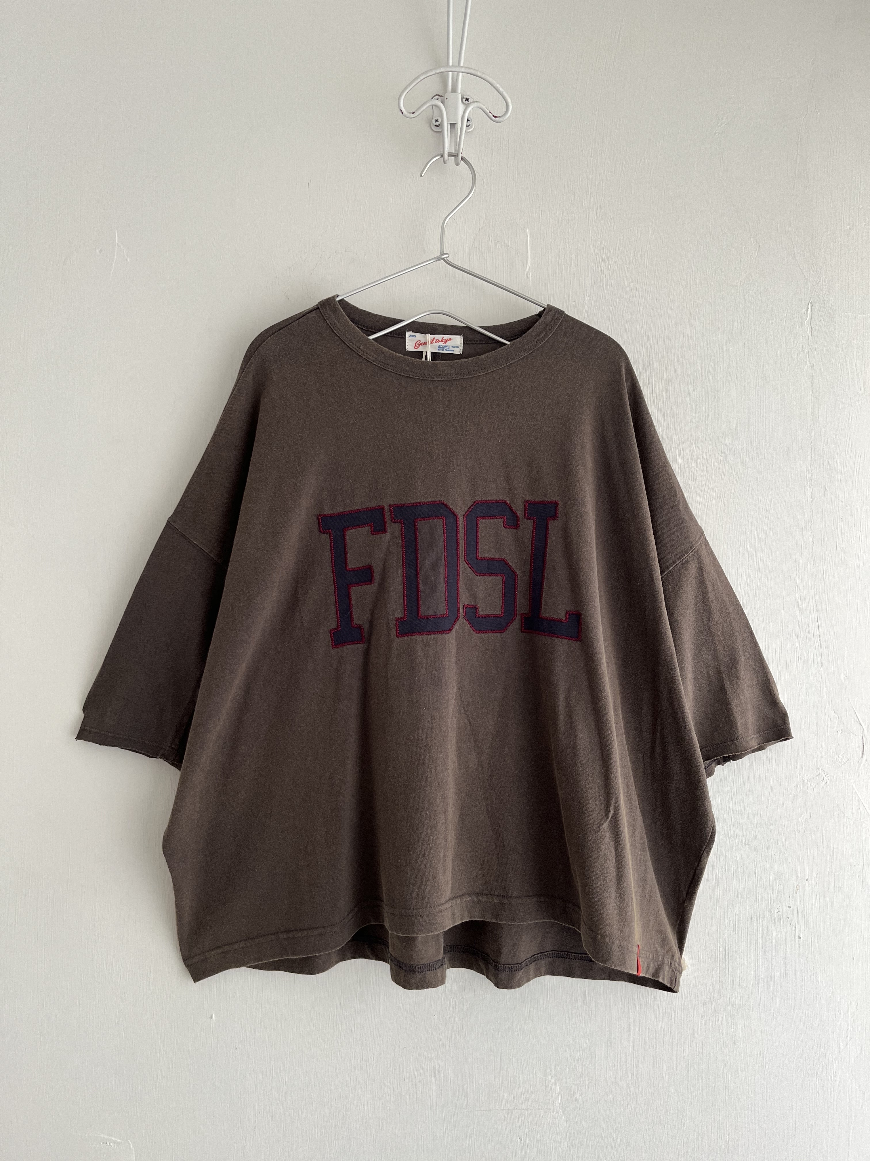 GENTIL木炭色刺繡字母top