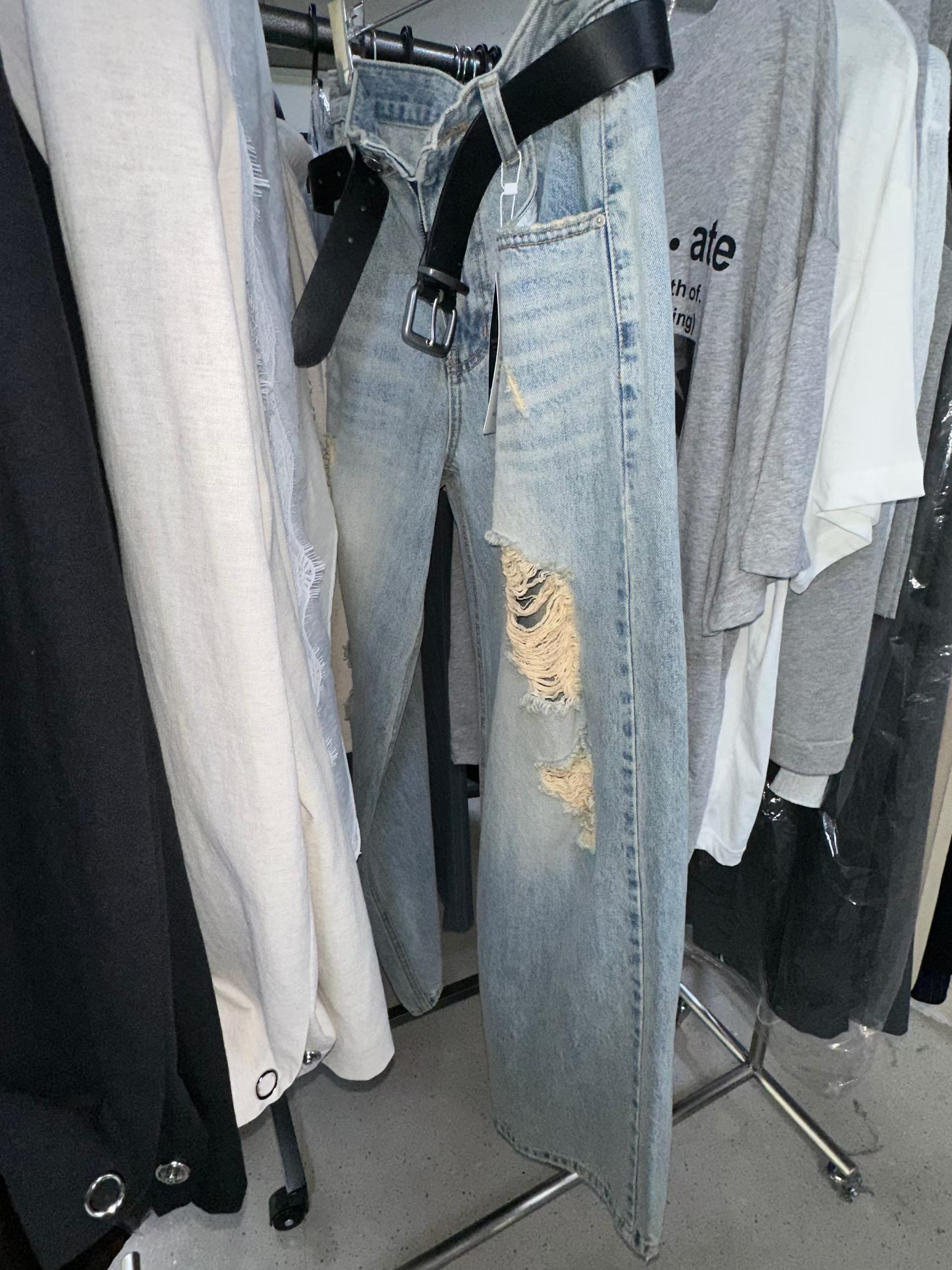 TE2602 Damage Denim