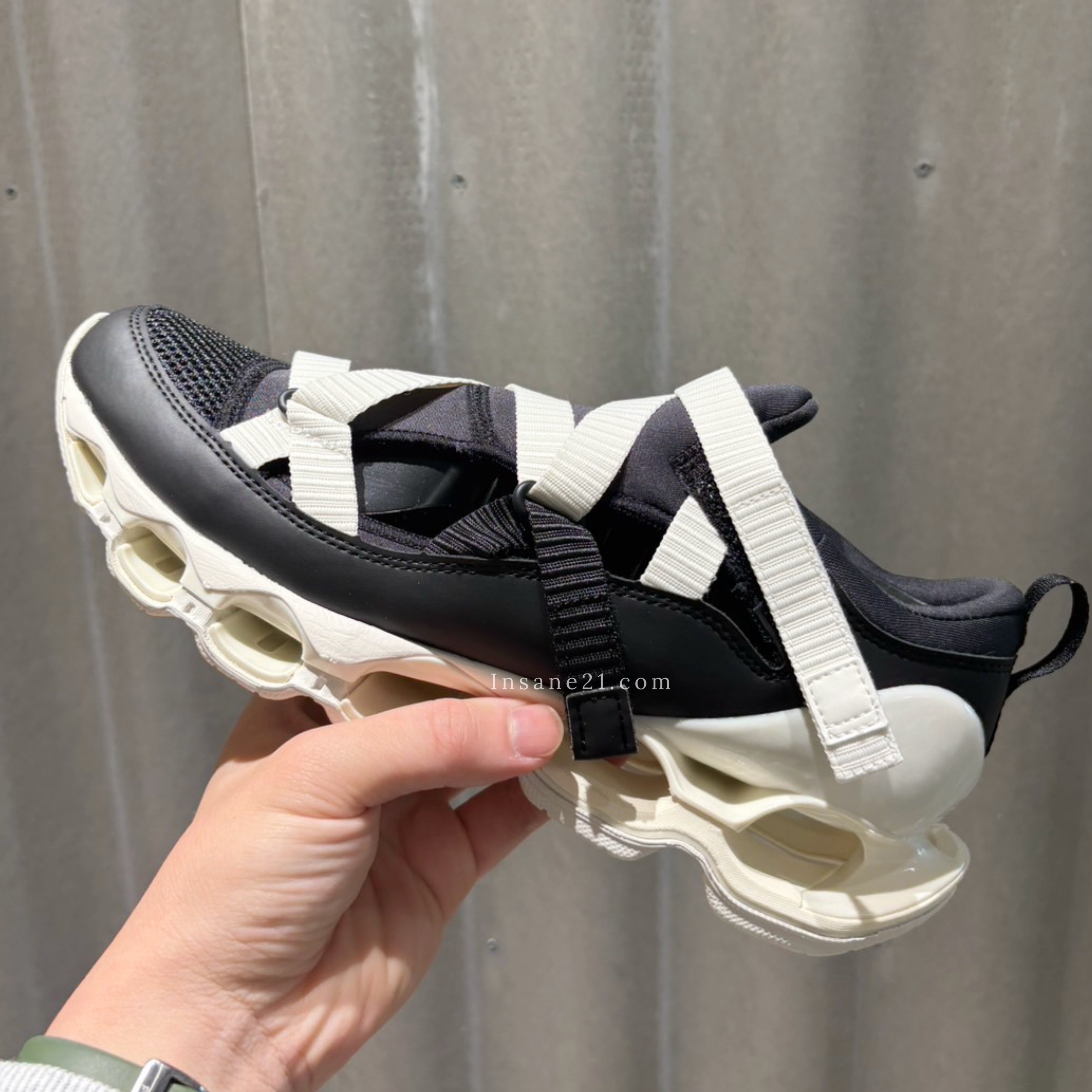 MIZUNO WAVE PROPHECY STRAP 黑白 繃帶 運動涼鞋 美津濃 D1GA251901
