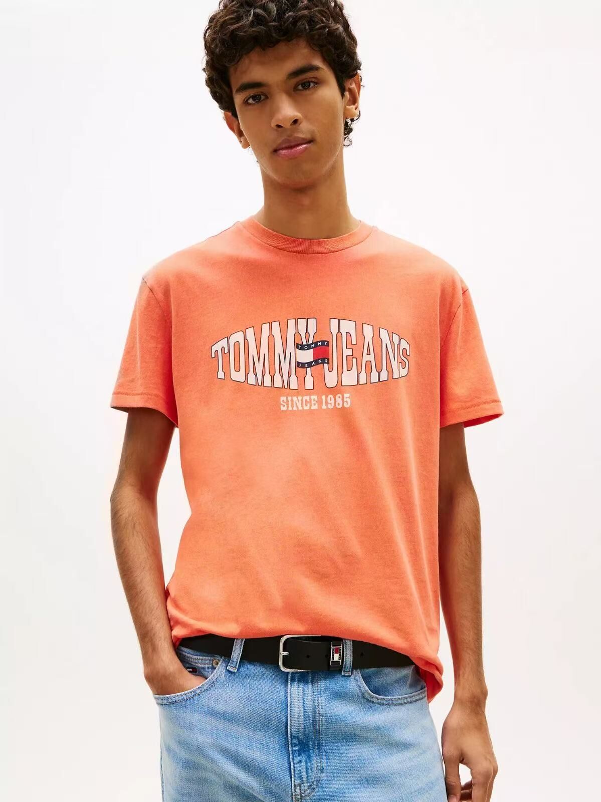 【預購】Tommy Hilfiger H051352 男裝Tommy Jeans Wavy Flag Logo短袖上衣