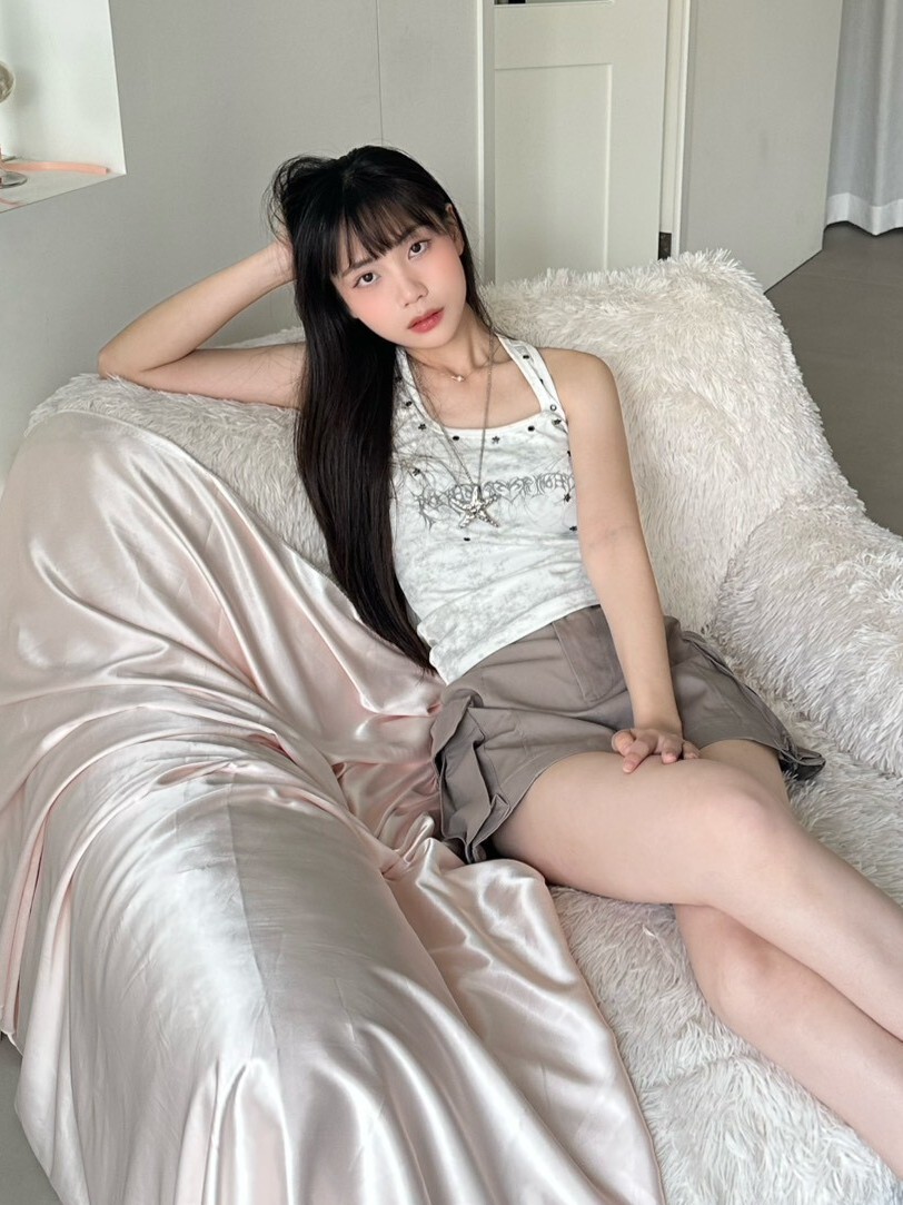 抽象序曲 荊棘字體印花釘珠工字背心