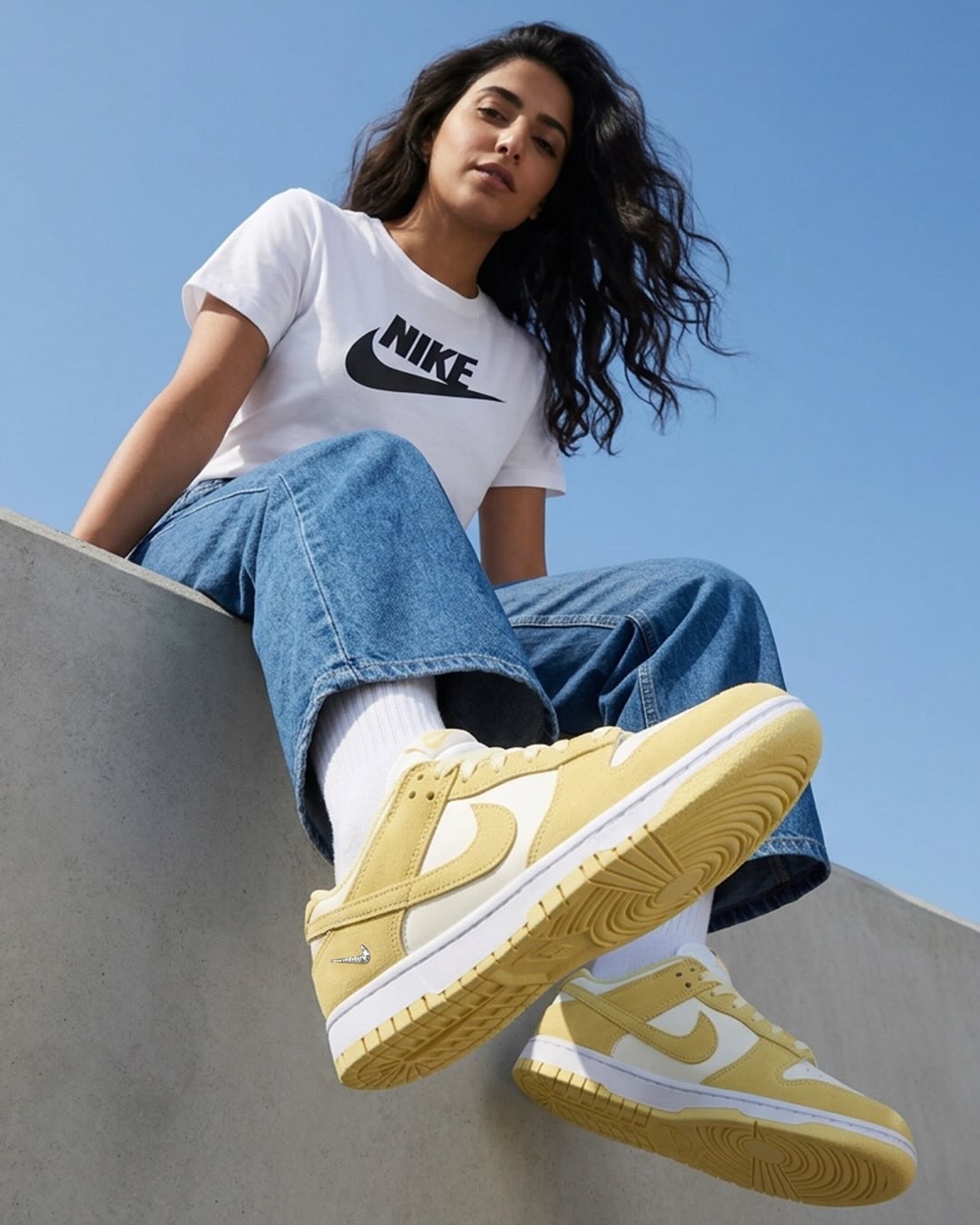【逢甲 FUZZY】W Nike Dunk Low "Soft Yellow" 麂皮 鵝黃 銀小勾 IO4244-104