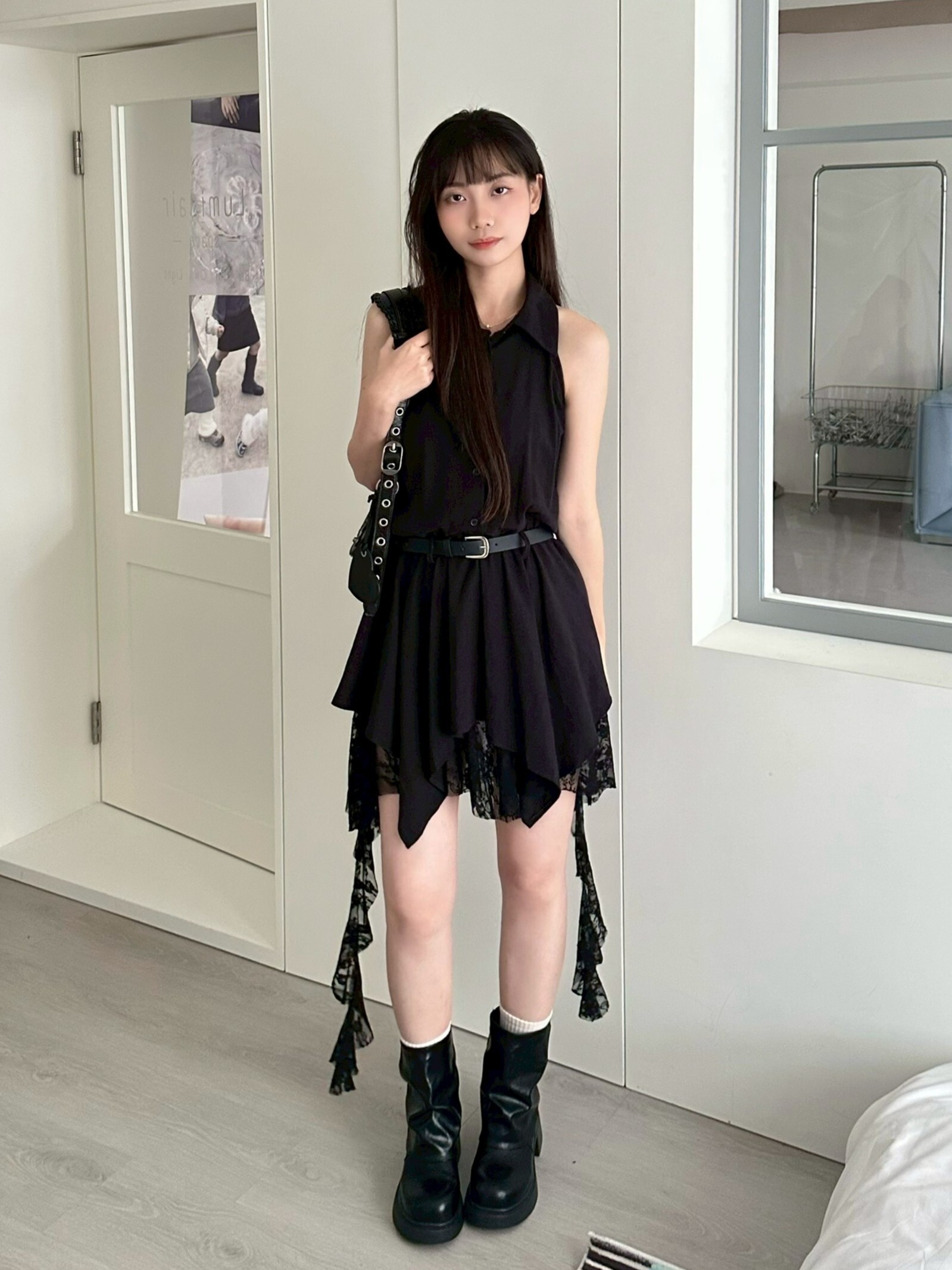 Solitary Art🖤蕾絲拼接polo棉麻背心短洋