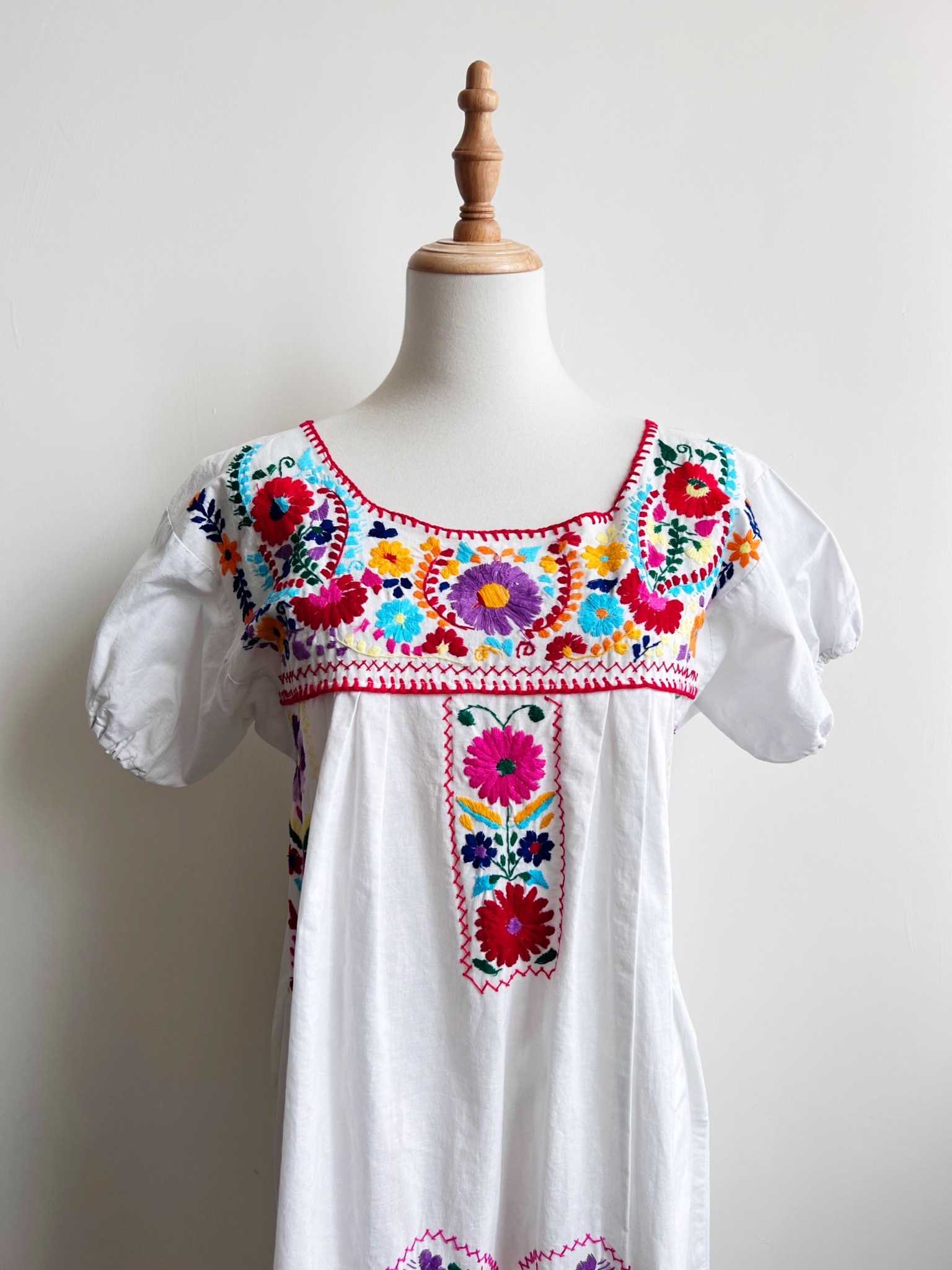 白色墨西哥刺繡連身裙
